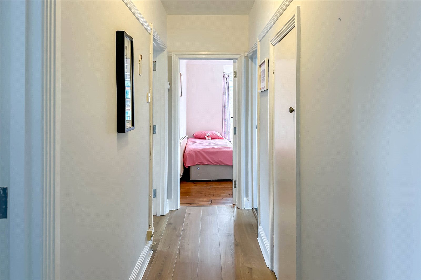 2 bed apartment for sale in Abbey Court, Holywell Hill, St. Albans, Hertfordshire, AL1  - Property Image 8