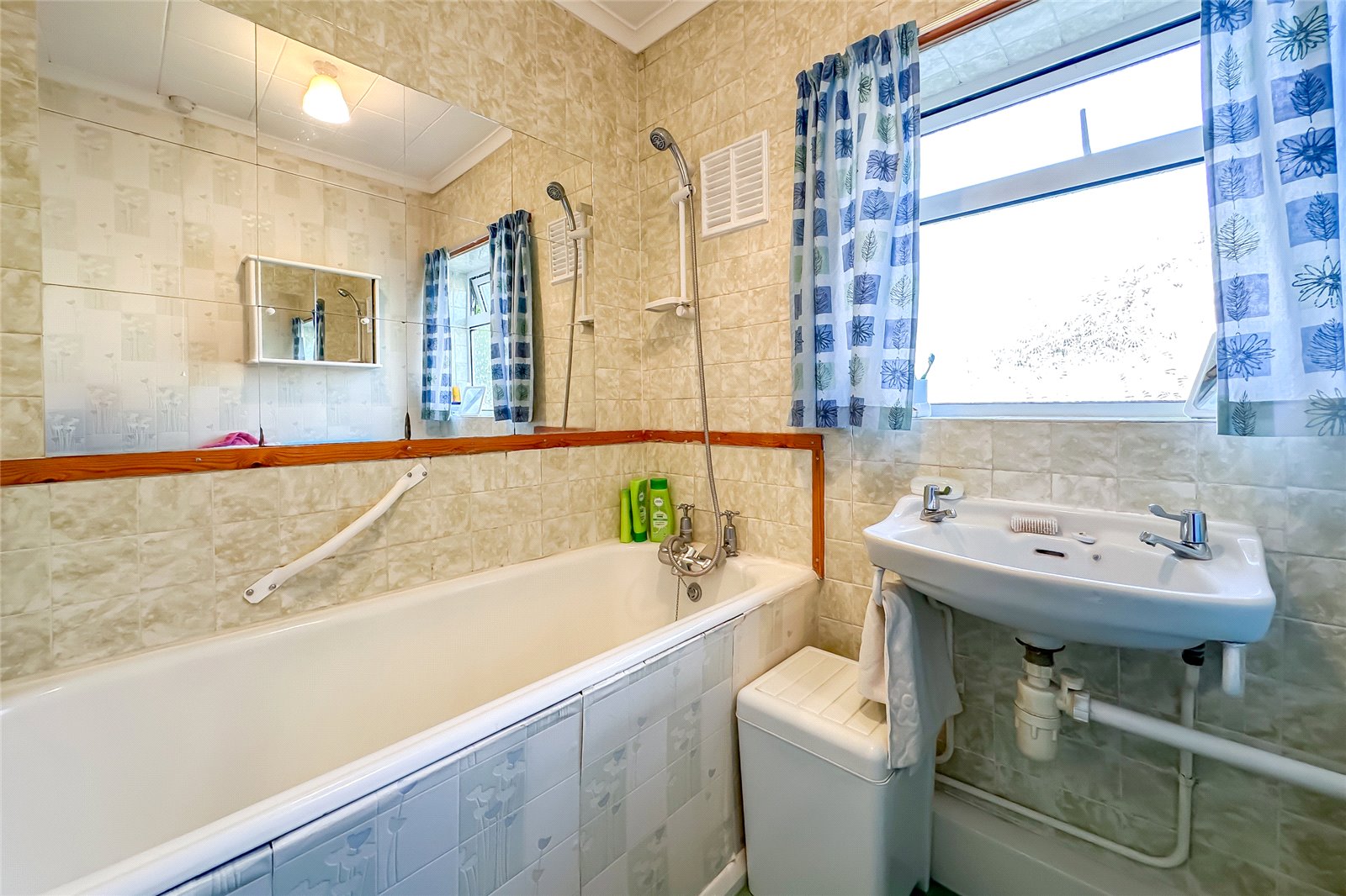 3 bed semi-detached house for sale in High Oaks, St. Albans, Hertfordshire, AL3  - Property Image 7