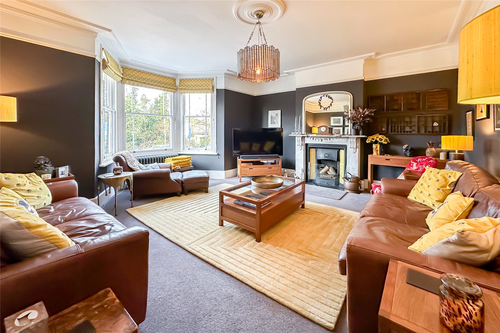 4 bed end of terrace house for sale in Church Crescent, St. Albans, Hertfordshire, AL3 - Property Image 2