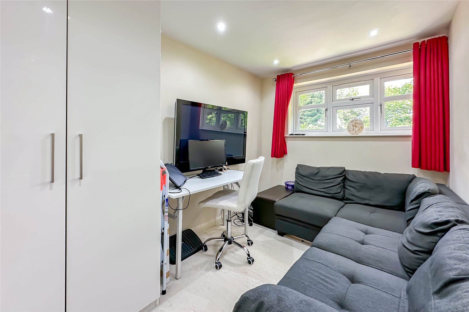 4 bed detached house for sale in Potters Field, St. Albans, Hertfordshire, AL3 - Property Image 16