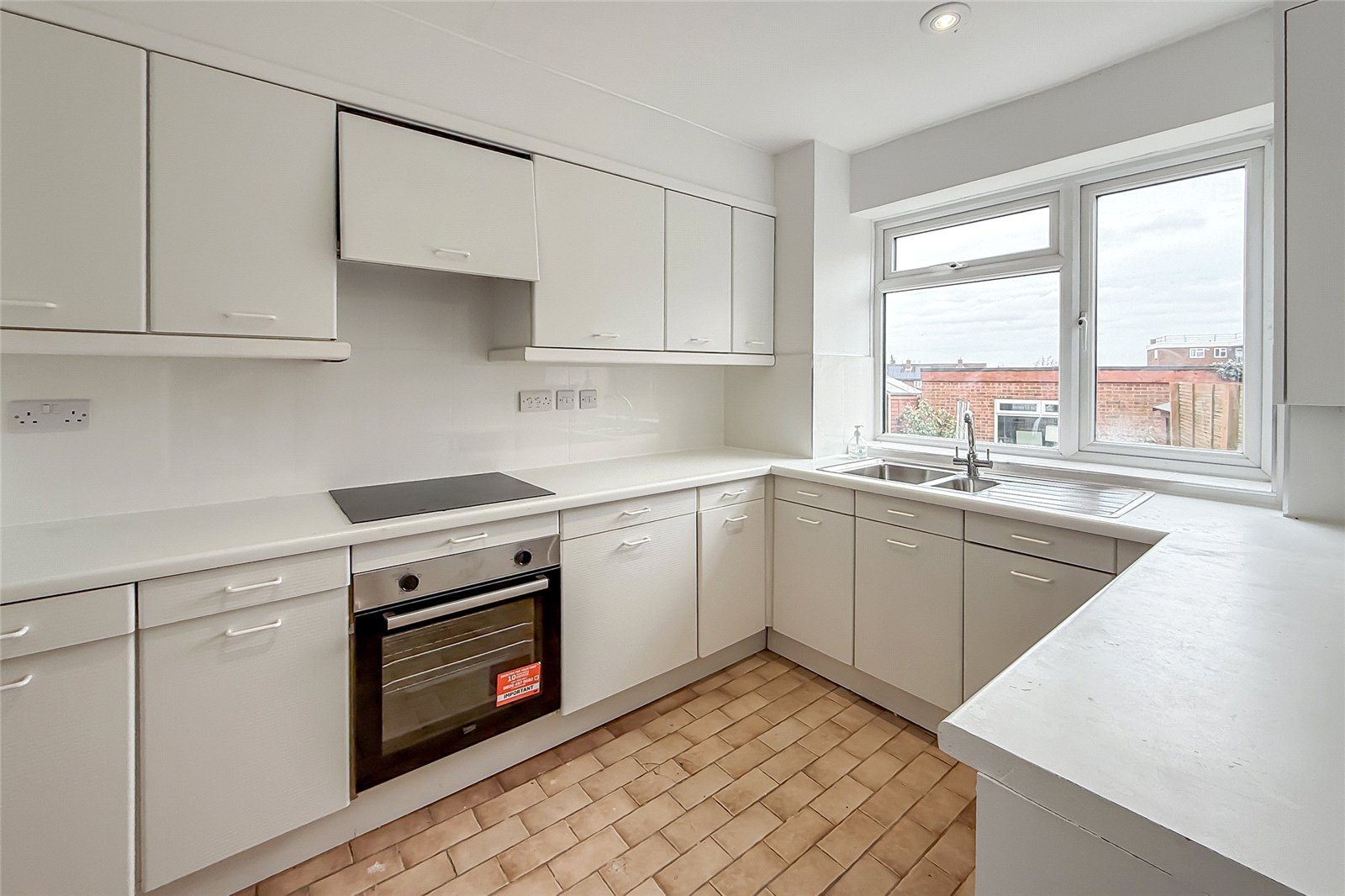 3 bed terraced house for sale in Trumpington Drive, St. Albans, Hertfordshire, AL1  - Property Image 2