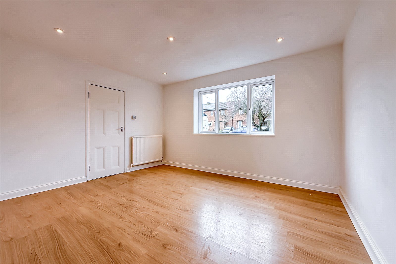 3 bed terraced house for sale in Trumpington Drive, St. Albans, Hertfordshire, AL1  - Property Image 3