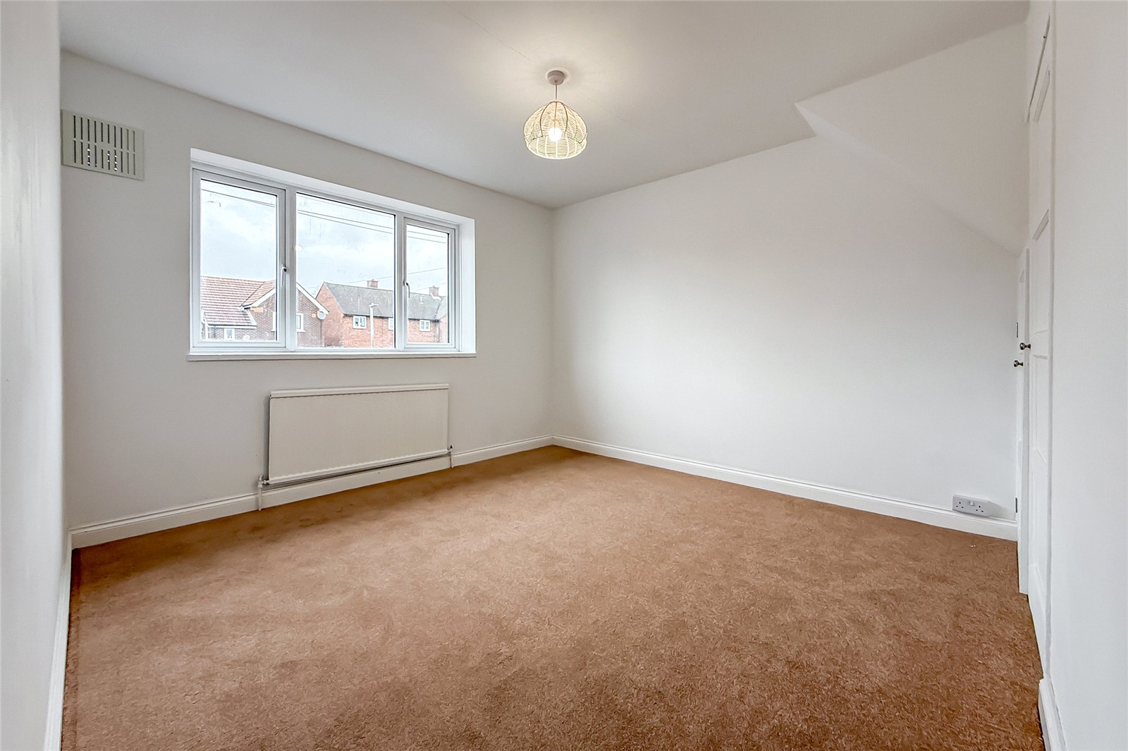 3 bed terraced house for sale in Trumpington Drive, St. Albans, Hertfordshire, AL1  - Property Image 8