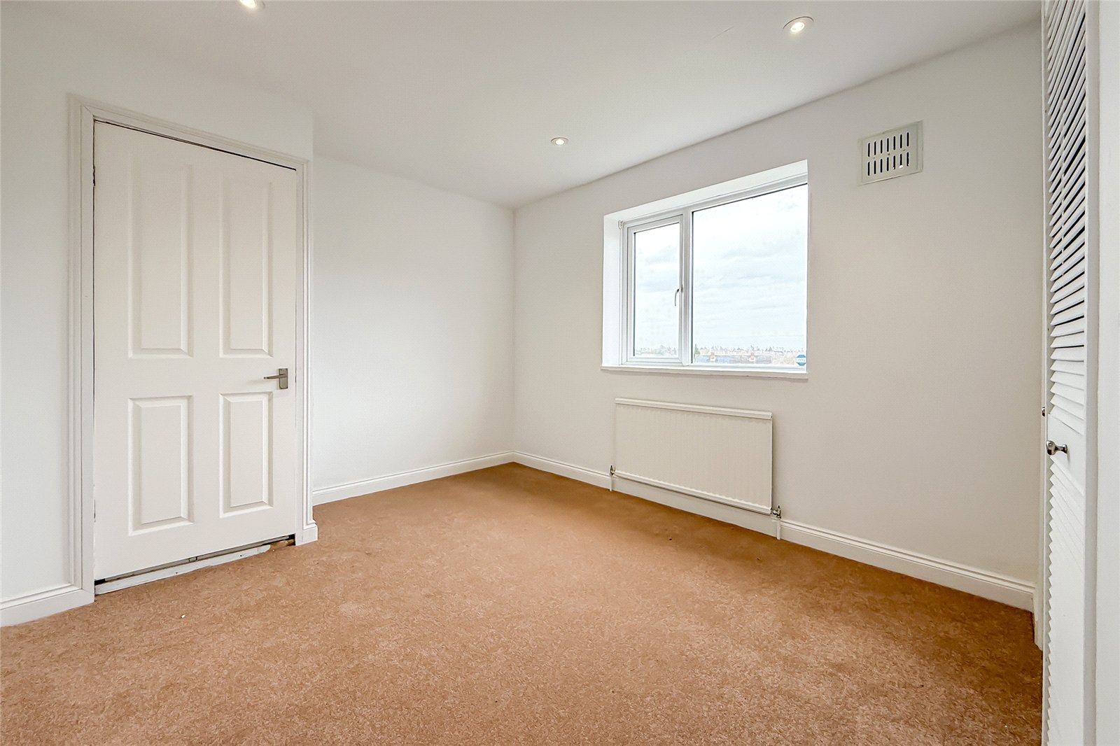 3 bed terraced house for sale in Trumpington Drive, St. Albans, Hertfordshire, AL1  - Property Image 9