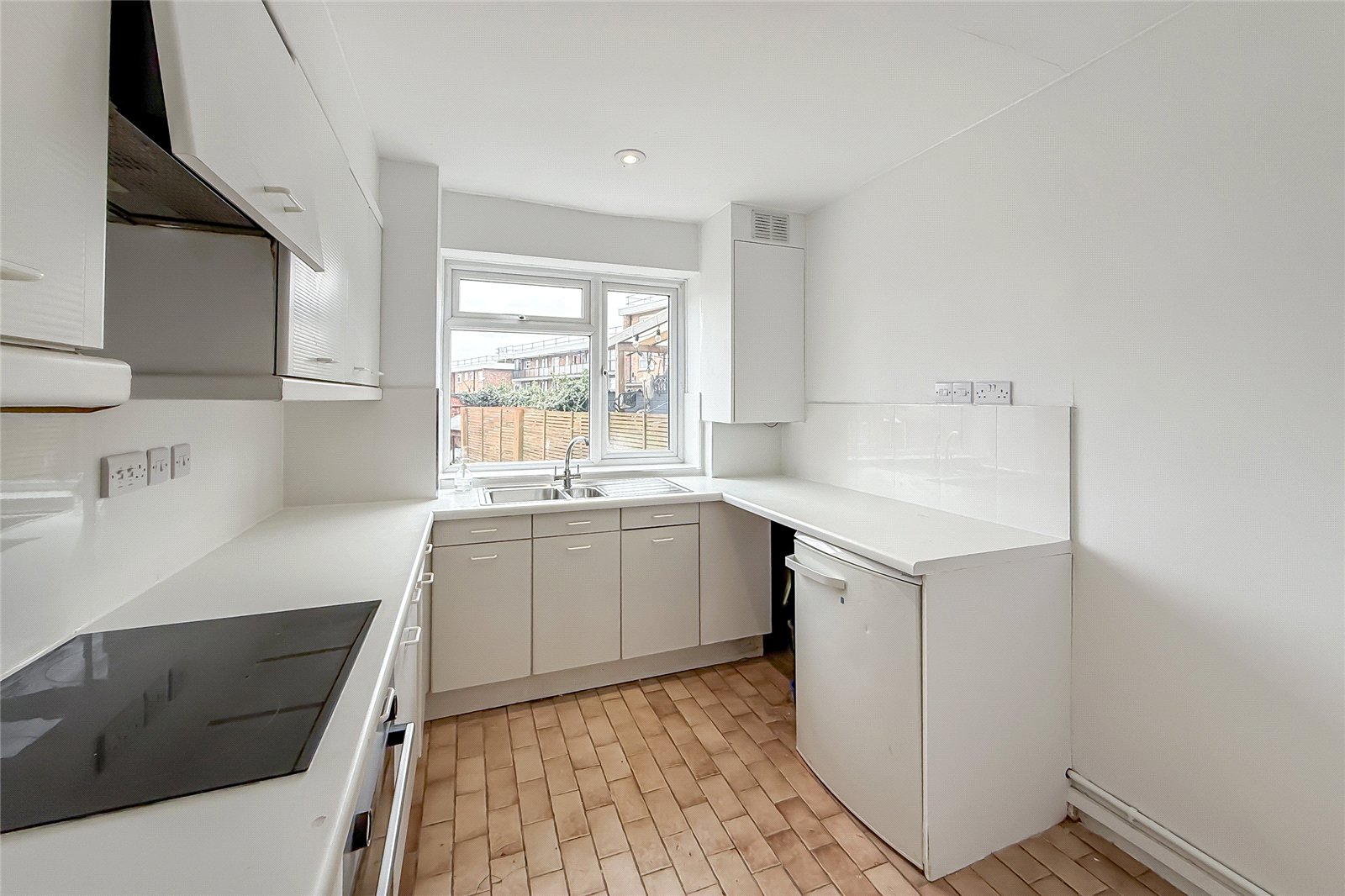 3 bed terraced house for sale in Trumpington Drive, St. Albans, Hertfordshire, AL1  - Property Image 17