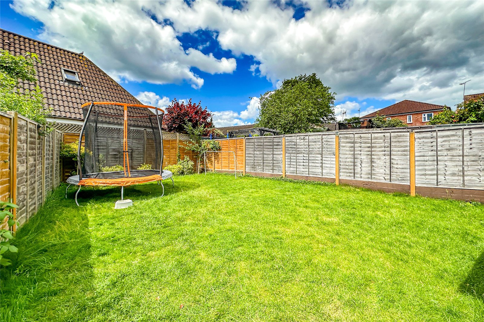 3 bed link detached house to rent in Sovereign Park, St. Albans, Hertfordshire, AL4  - Property Image 12