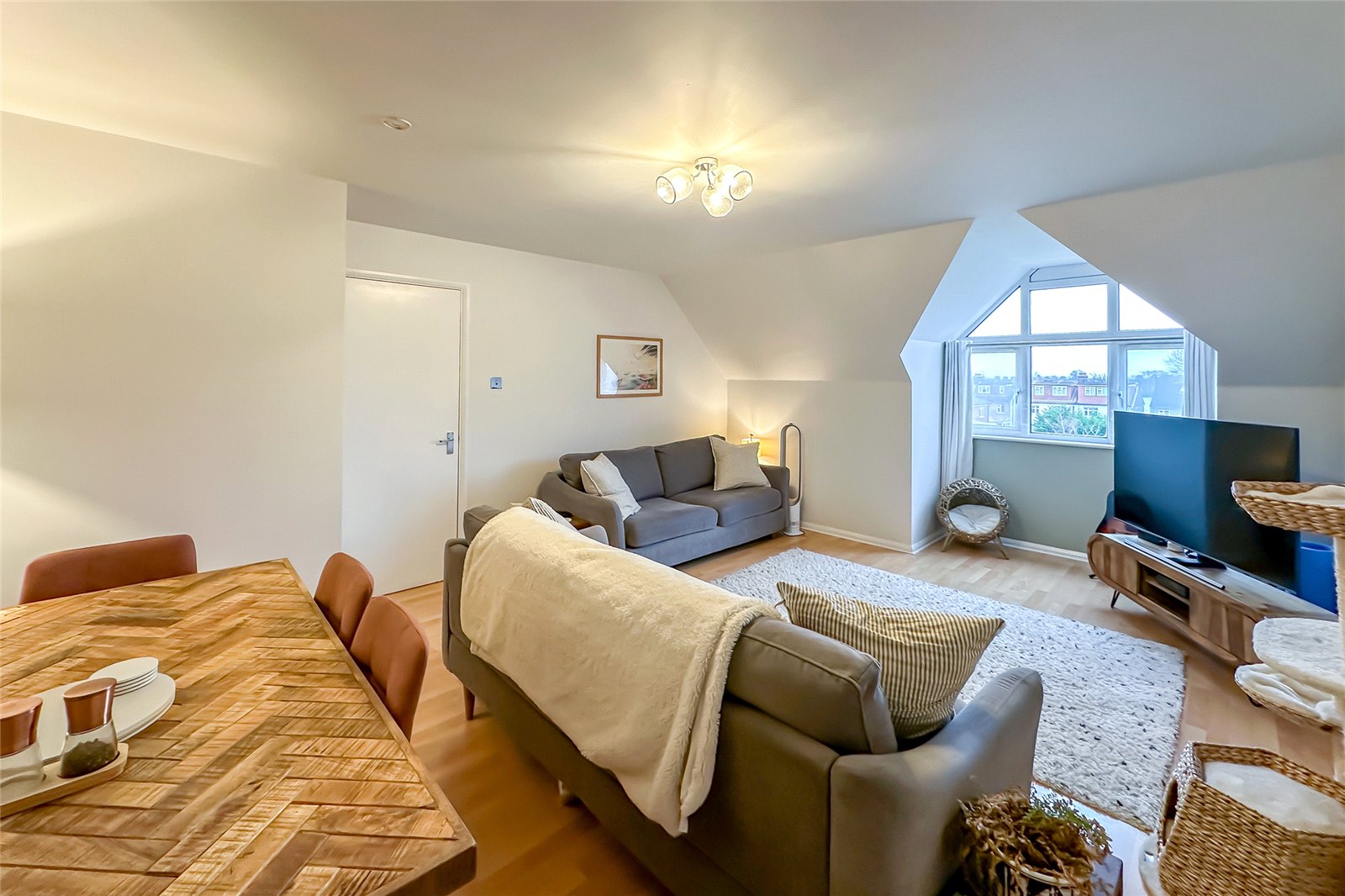 1 bed apartment for sale in Gatcombe Court, Dexter Close, St. Albans, Hertfordshire, AL1 - Property Image 4