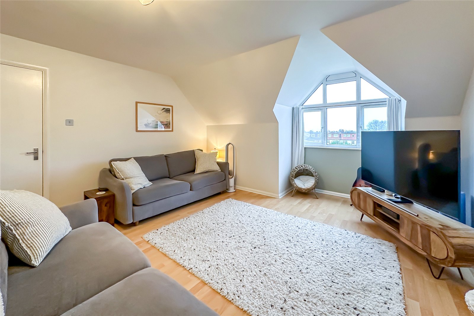1 bed apartment for sale in Gatcombe Court, Dexter Close, St. Albans, Hertfordshire, AL1 - Property Image 3