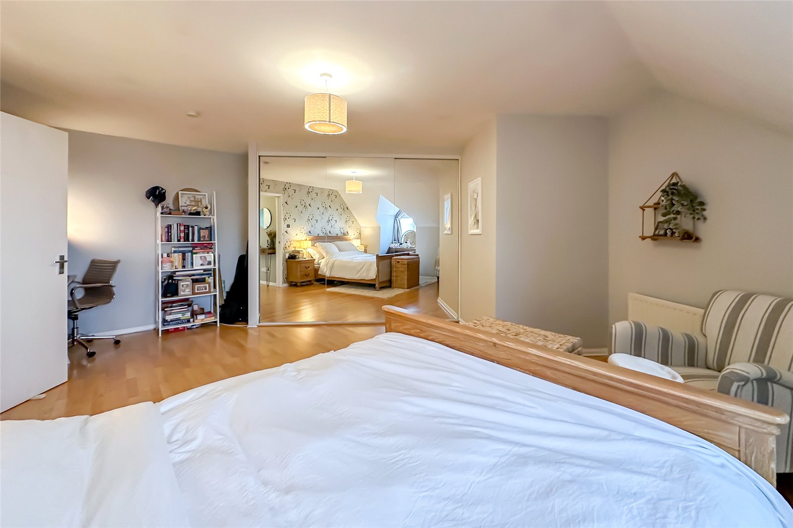 1 bed apartment for sale in Gatcombe Court, Dexter Close, St. Albans, Hertfordshire, AL1 - Property Image 10