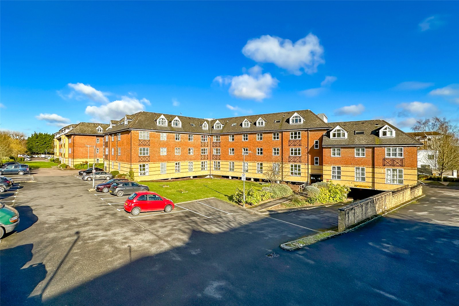 1 bed apartment for sale in Gatcombe Court, Dexter Close, St. Albans, Hertfordshire, AL1 - Property Image 17