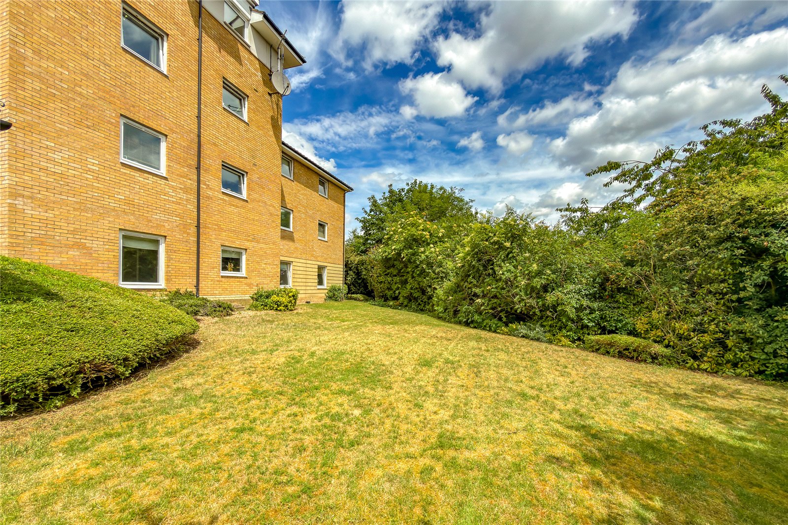 2 bed apartment for sale in Bakers Close, St. Albans, Hertfordshire, AL1  - Property Image 11