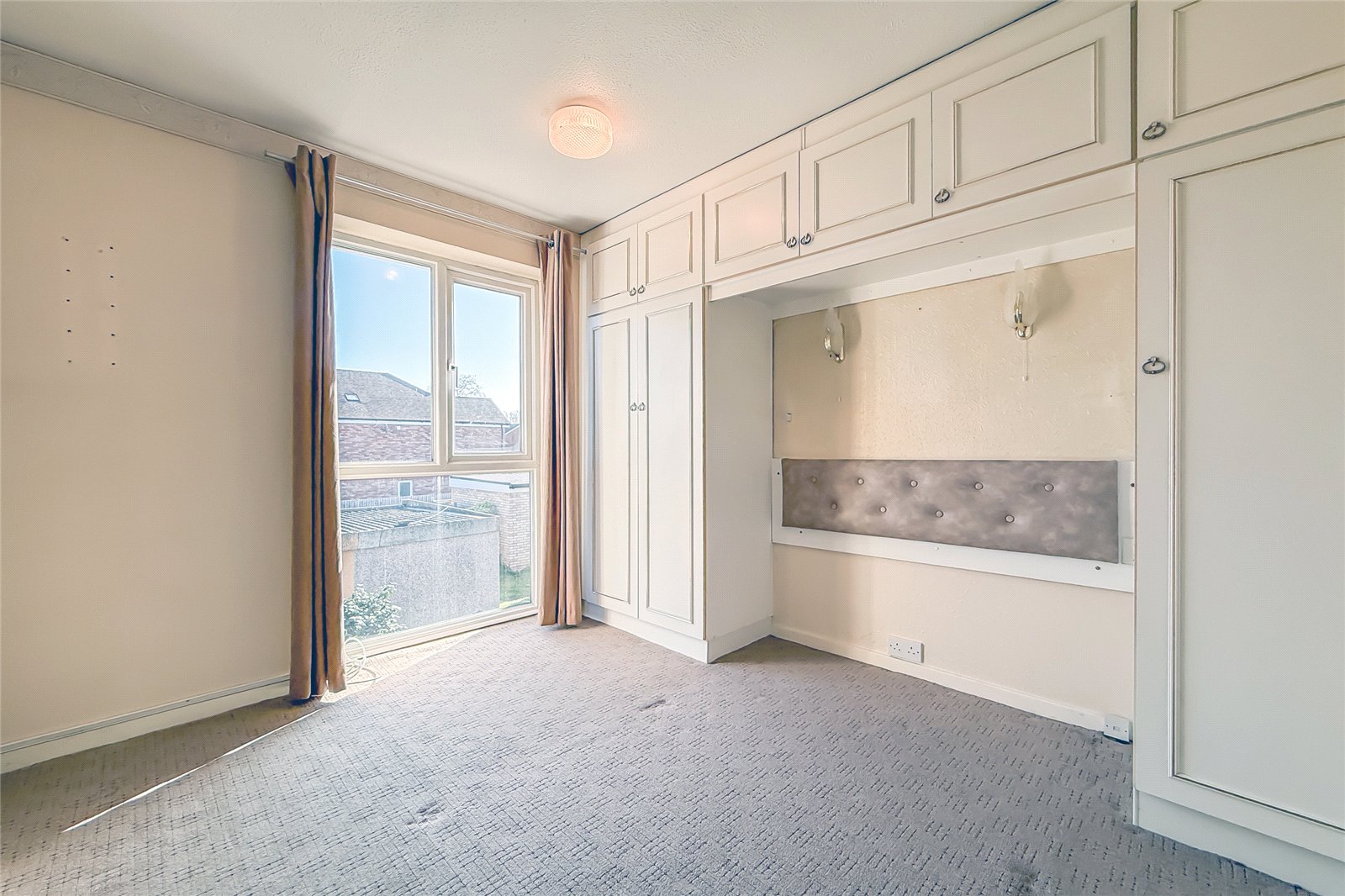 3 bed terraced house for sale in Maplefield, Park Street, St. Albans, Hertfordshire, AL2  - Property Image 7