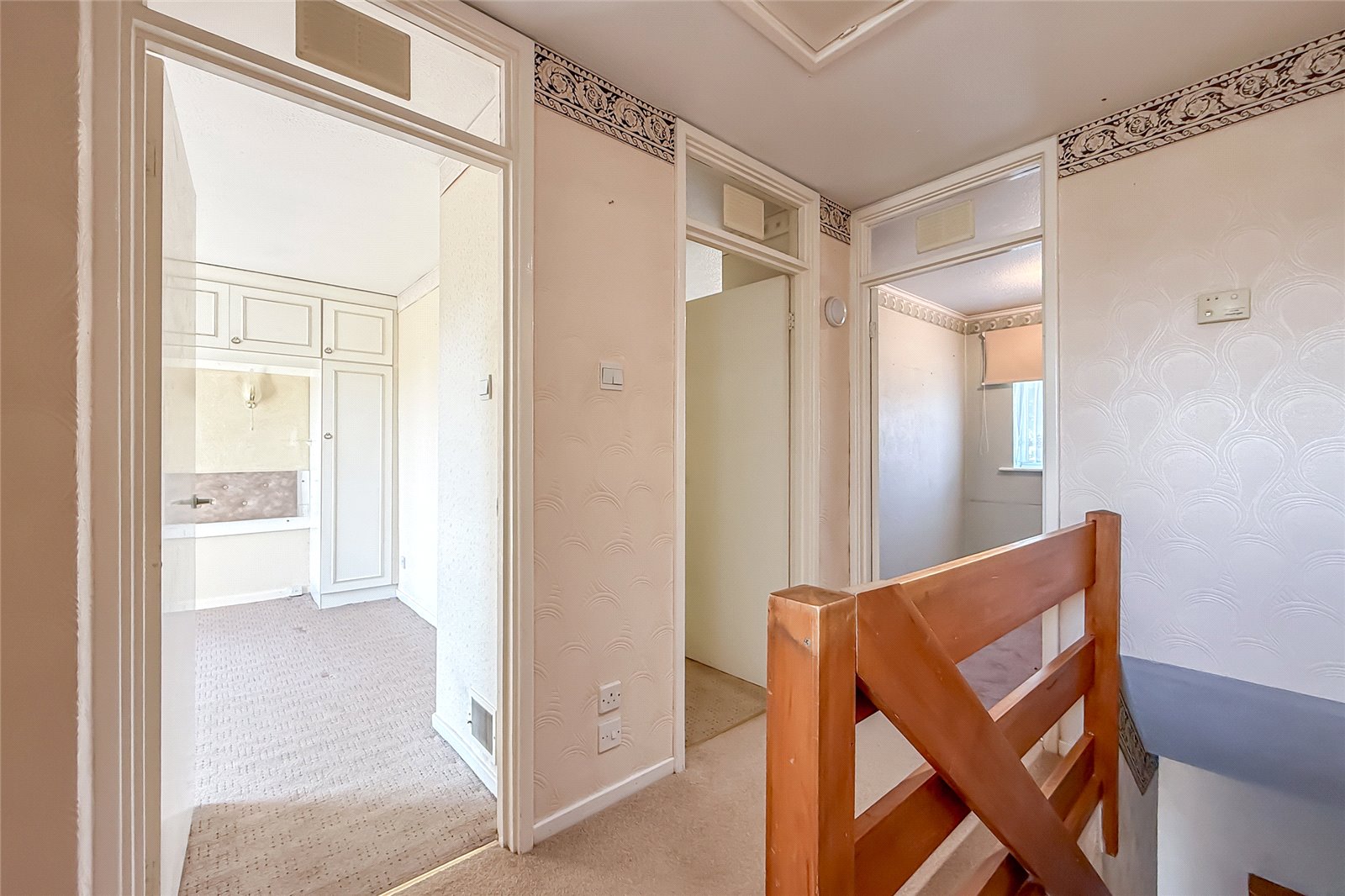 3 bed terraced house for sale in Maplefield, Park Street, St. Albans, Hertfordshire, AL2  - Property Image 13