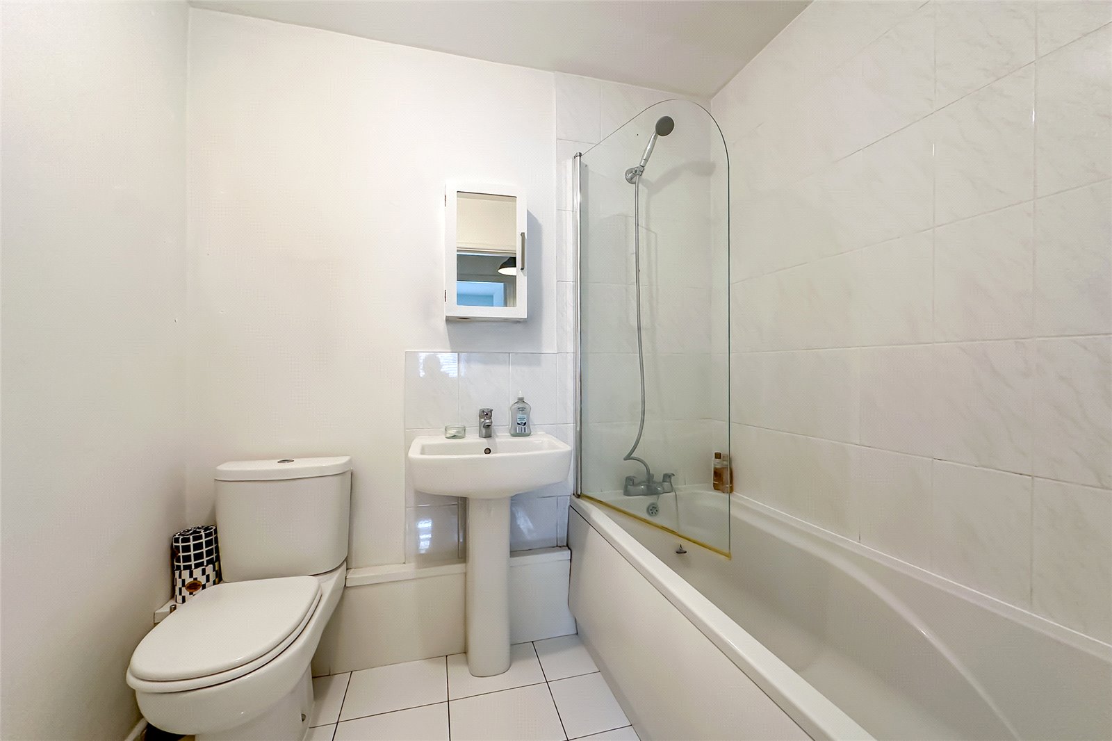 1 bed apartment for sale in Malthouse Court, Sopwell Lane, St. Albans, Hertfordshire, AL1 - Property Image 9