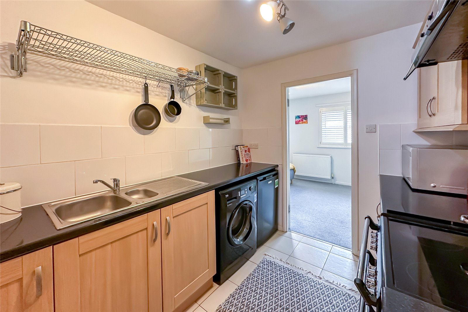 1 bed apartment for sale in Malthouse Court, Sopwell Lane, St. Albans, Hertfordshire, AL1 - Property Image 3