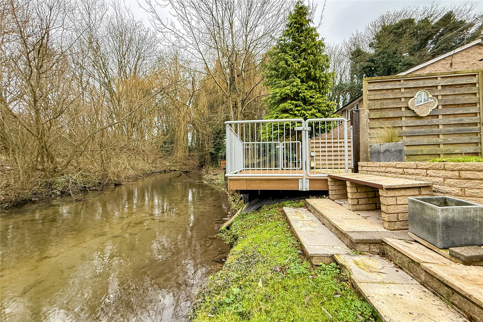 2 bed ground floor flat for sale in The Beeches, Park Street, St. Albans, Hertfordshire, AL2 - Property Image 12