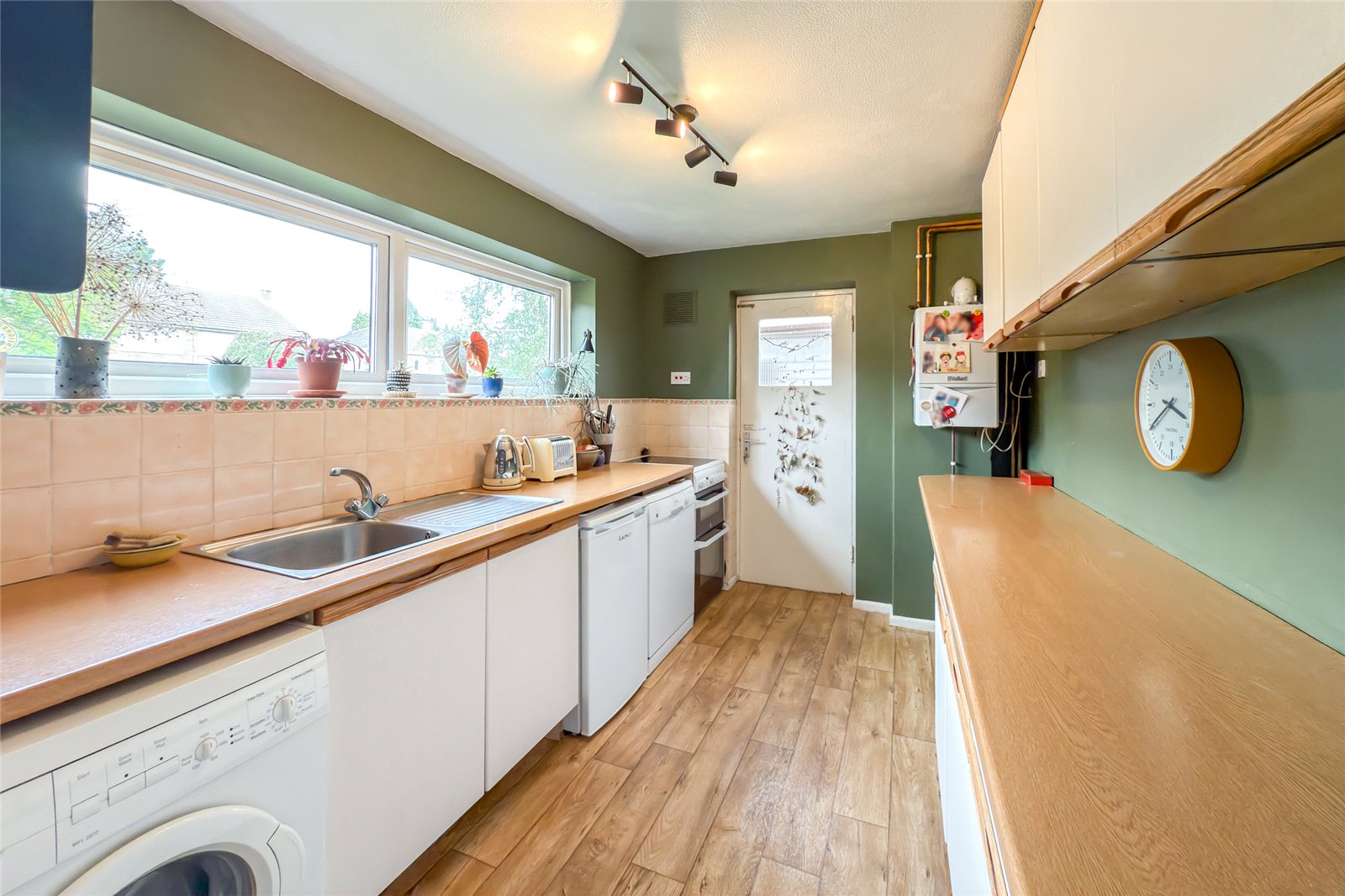 3 bed semi-detached house for sale in Orchard Drive, Park Street, St. Albans, Hertfordshire, AL2 - Property Image 3