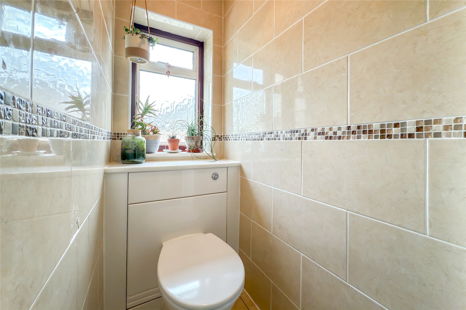 3 bed semi-detached house for sale in Orchard Drive, Park Street, St. Albans, Hertfordshire, AL2 - Property Image 20