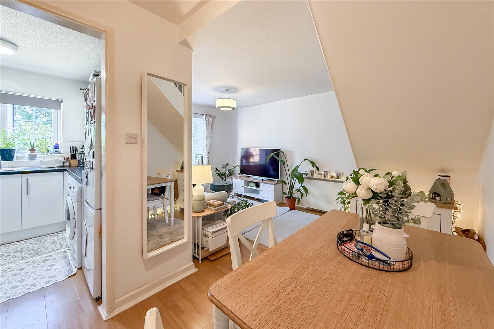 2 bed house to rent in Ashdales, St. Albans, Hertfordshire, AL1  - Property Image 8