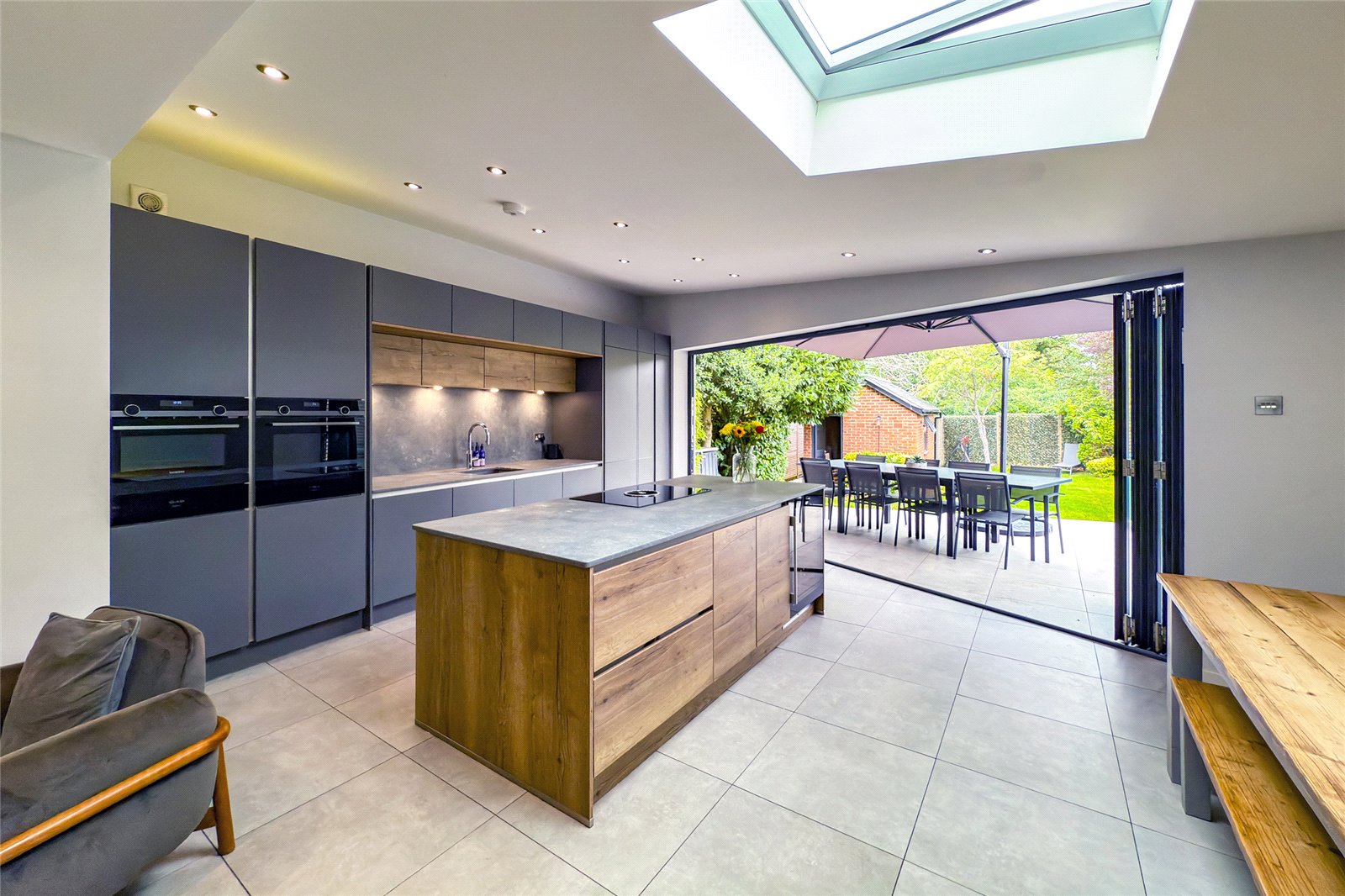 4 bed end of terrace house for sale in Beaumont Avenue, St. Albans, Hertfordshire, AL1  - Property Image 2