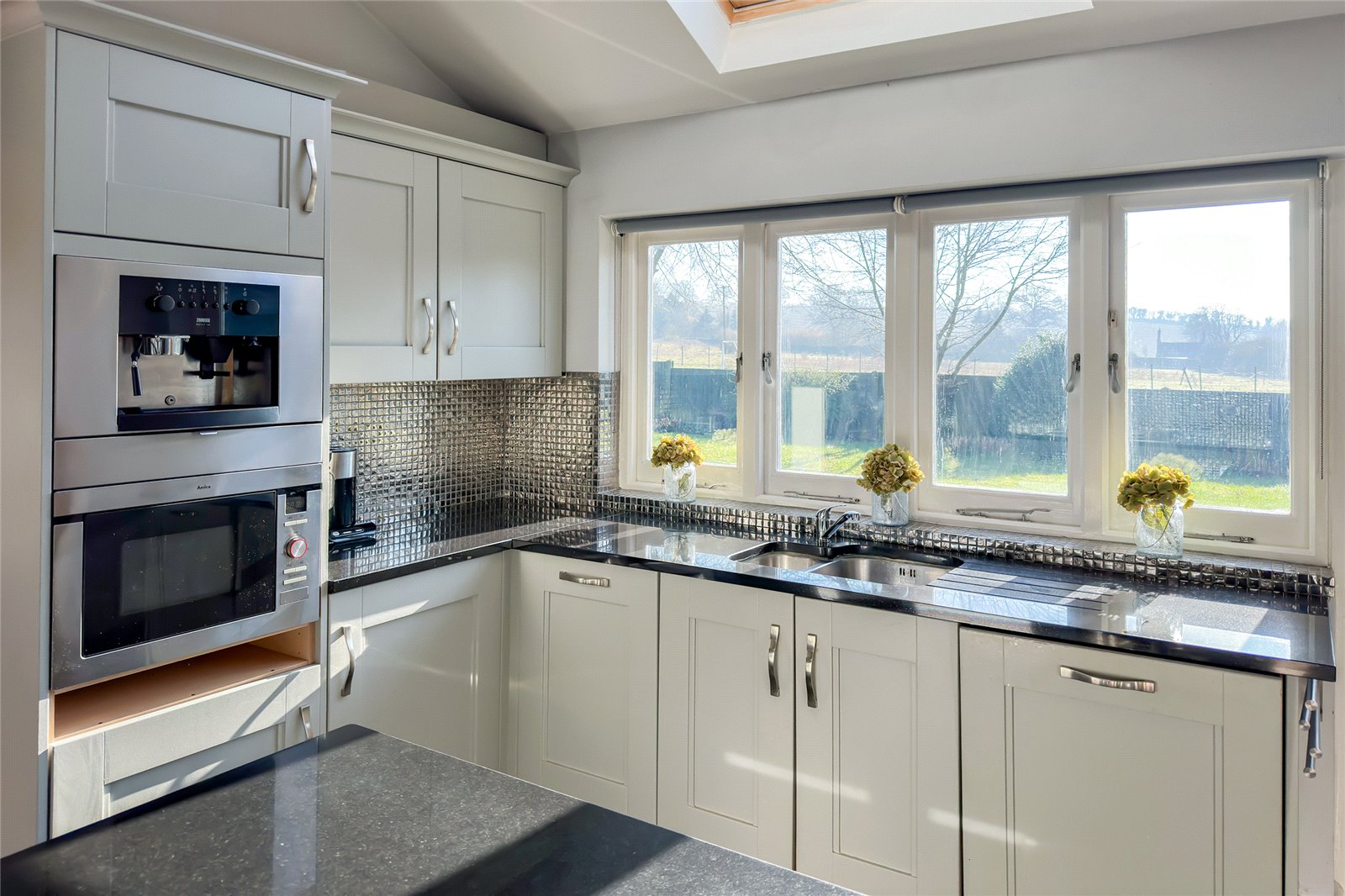 4 bed semi-detached house for sale in Shafford Cottages, Redbourn Road, St. Albans, Hertfordshire, AL3 - Property Image 4