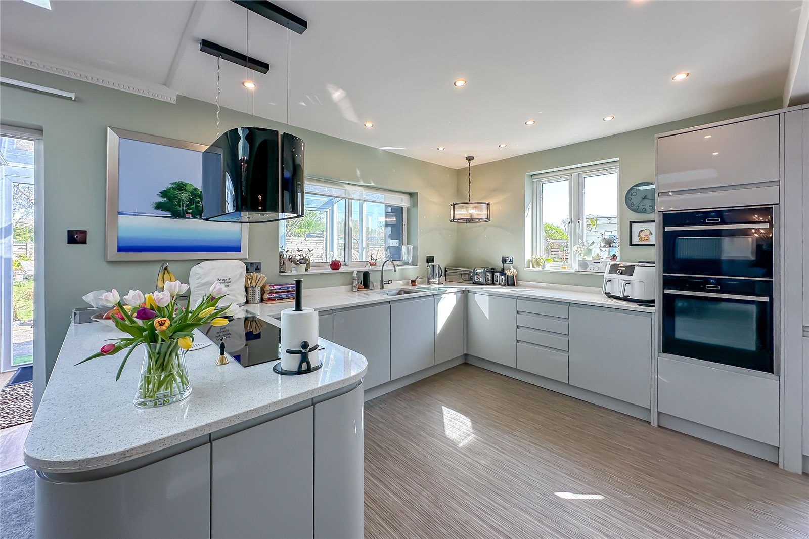 2 bed for sale in North Close, St. Albans, Hertfordshire, AL2  - Property Image 2