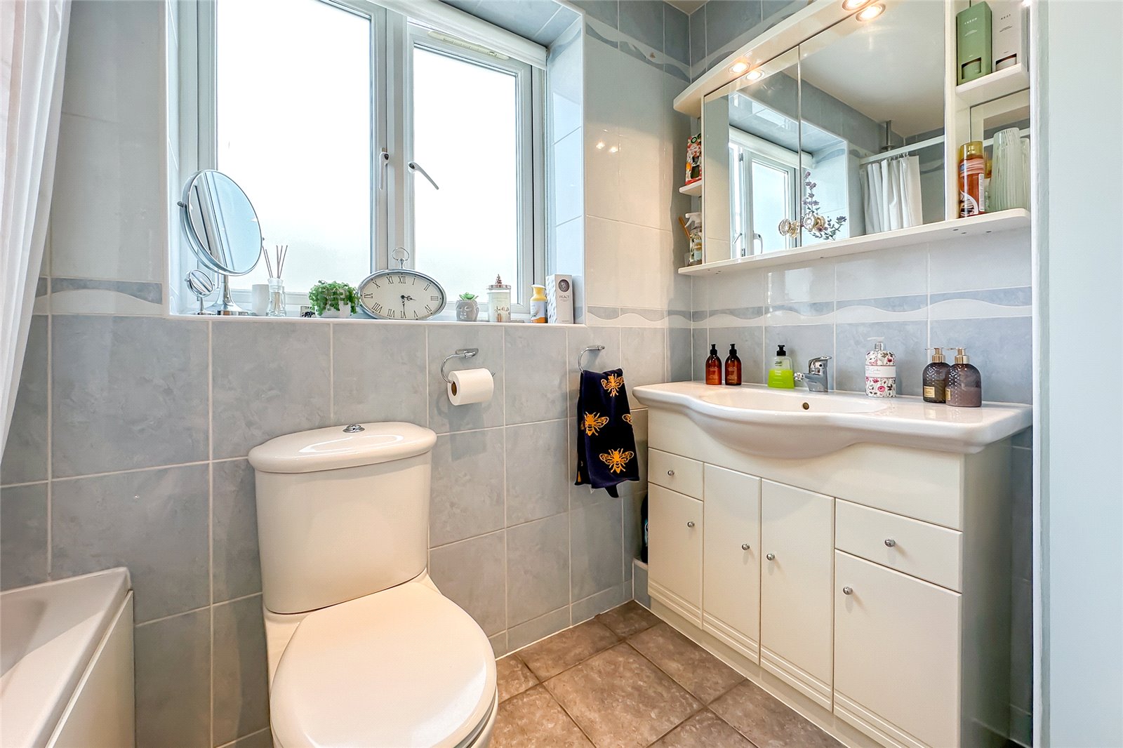 2 bed for sale in North Close, St. Albans, Hertfordshire, AL2  - Property Image 19