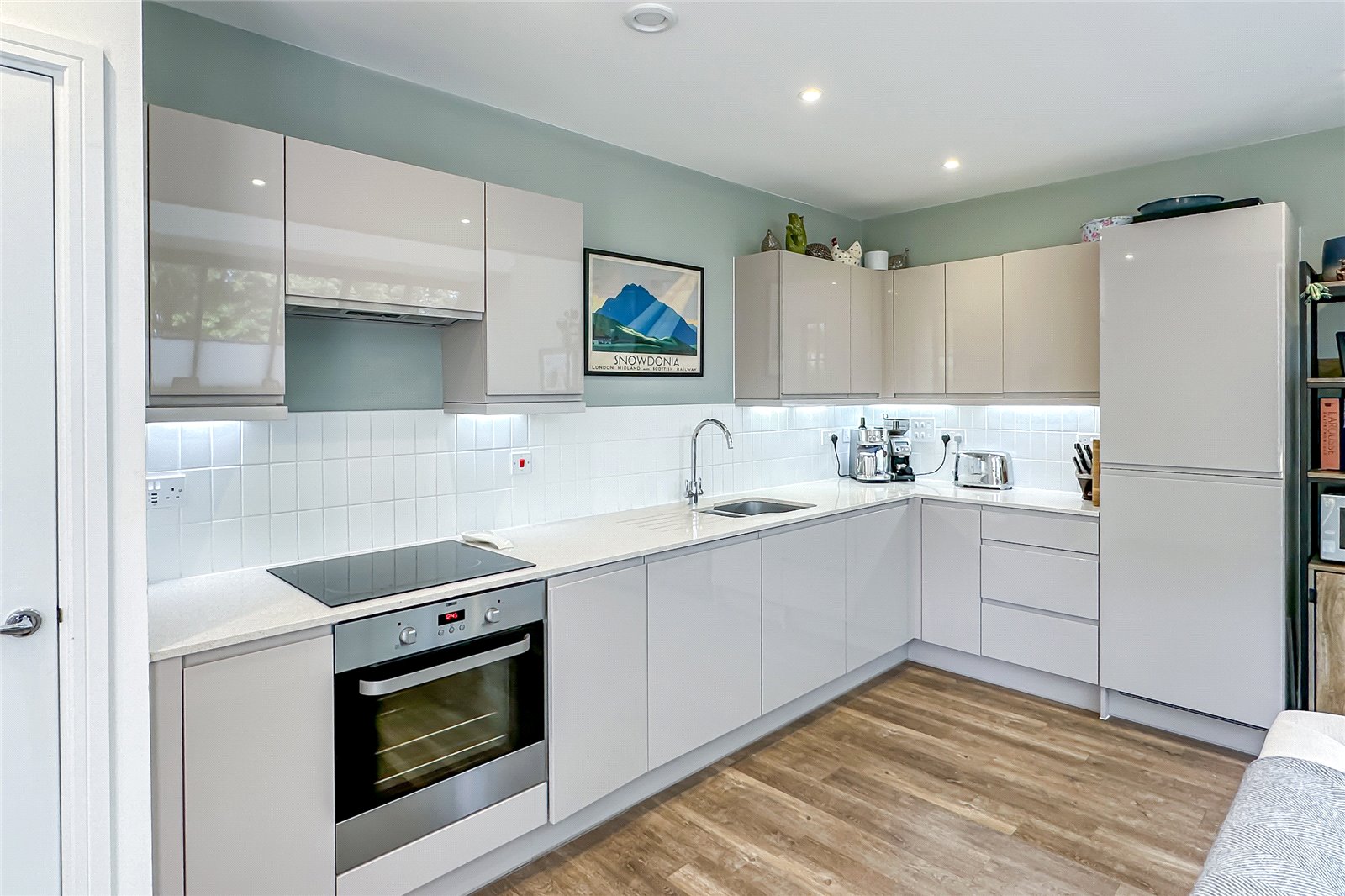 2 bed maisonette for sale in Hansell Gardens, Sutton Road, St. Albans, Hertfordshire, AL1 - Property Image 2