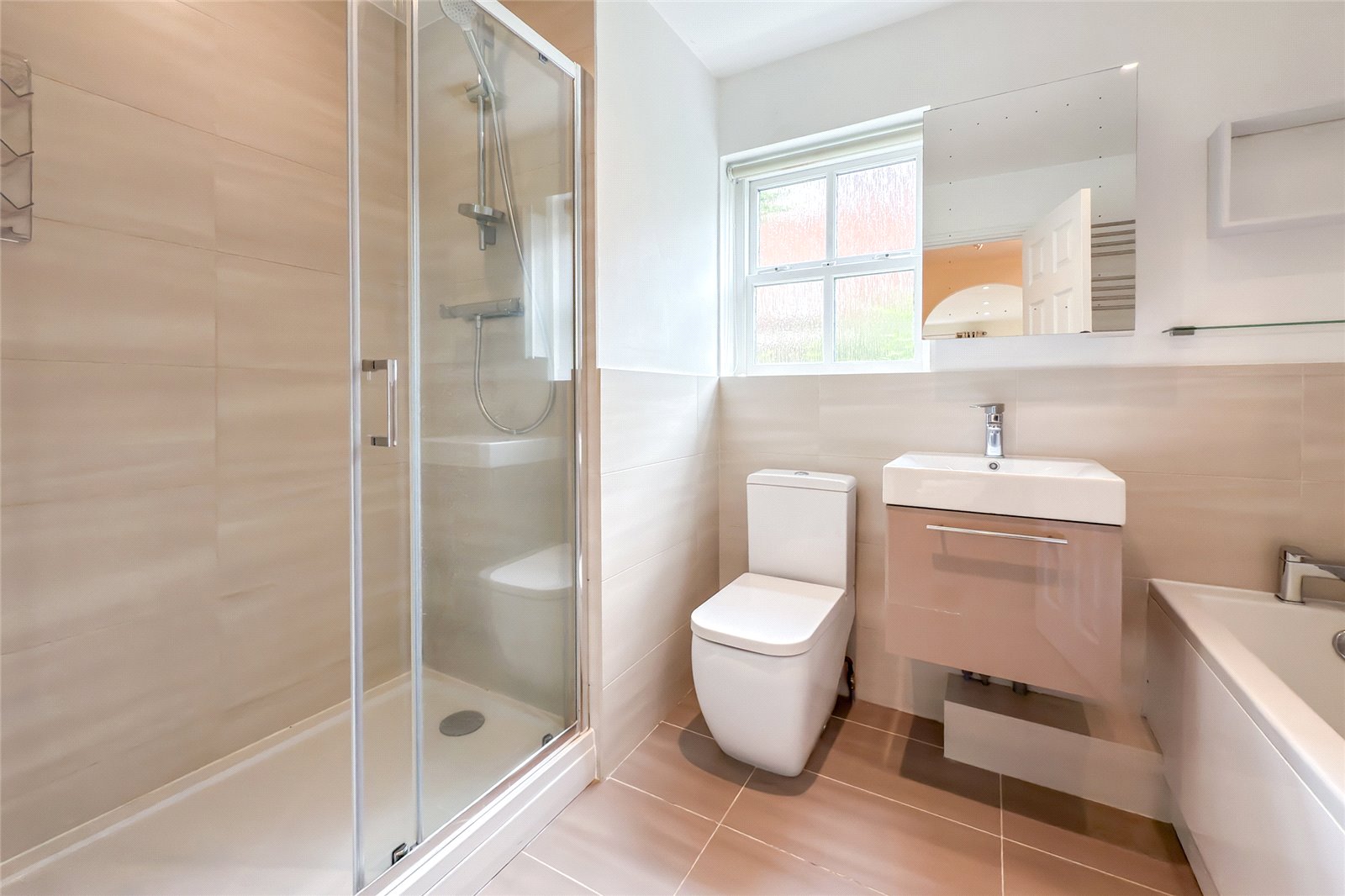 2 bed apartment to rent in Newmarket Court, Goldsmith Way, St Albans, Hertfordshire, AL3  - Property Image 13