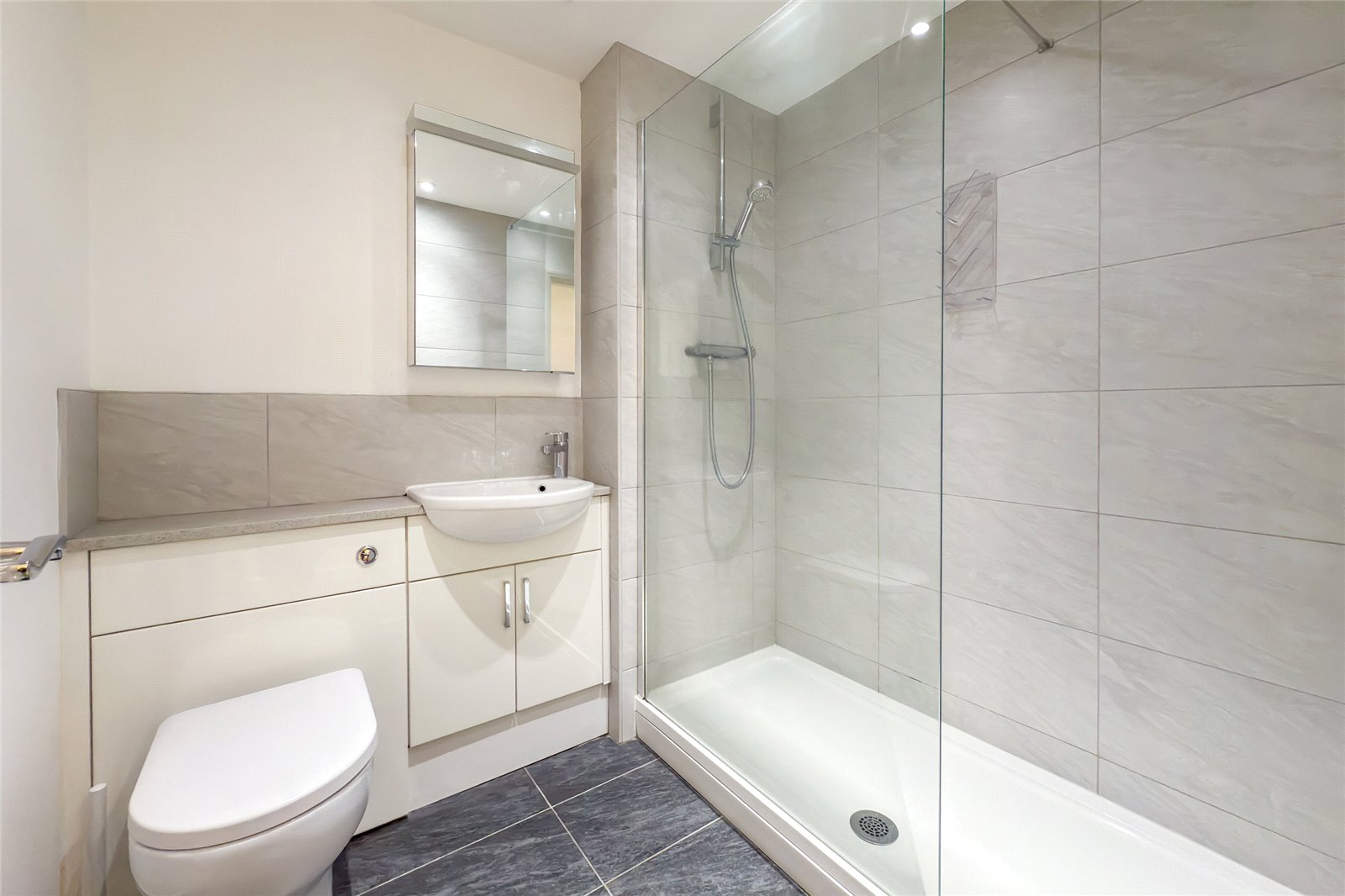 2 bed apartment to rent in Newmarket Court, Goldsmith Way, St Albans, Hertfordshire, AL3  - Property Image 17