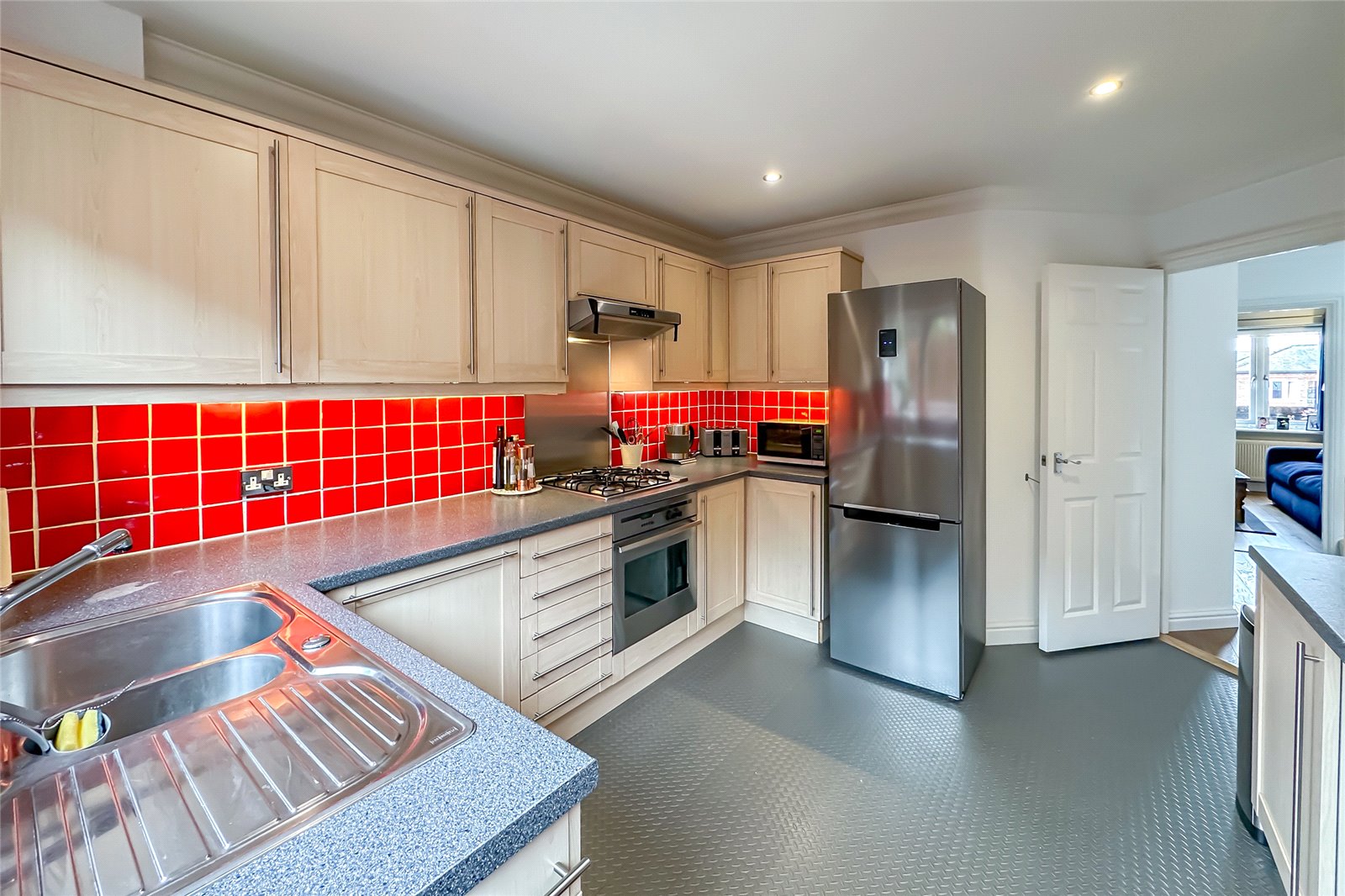 3 bed terraced house for sale in Saracens Head Yard, Pageant Road, St. Albans, Hertfordshire, AL1 - Property Image 3