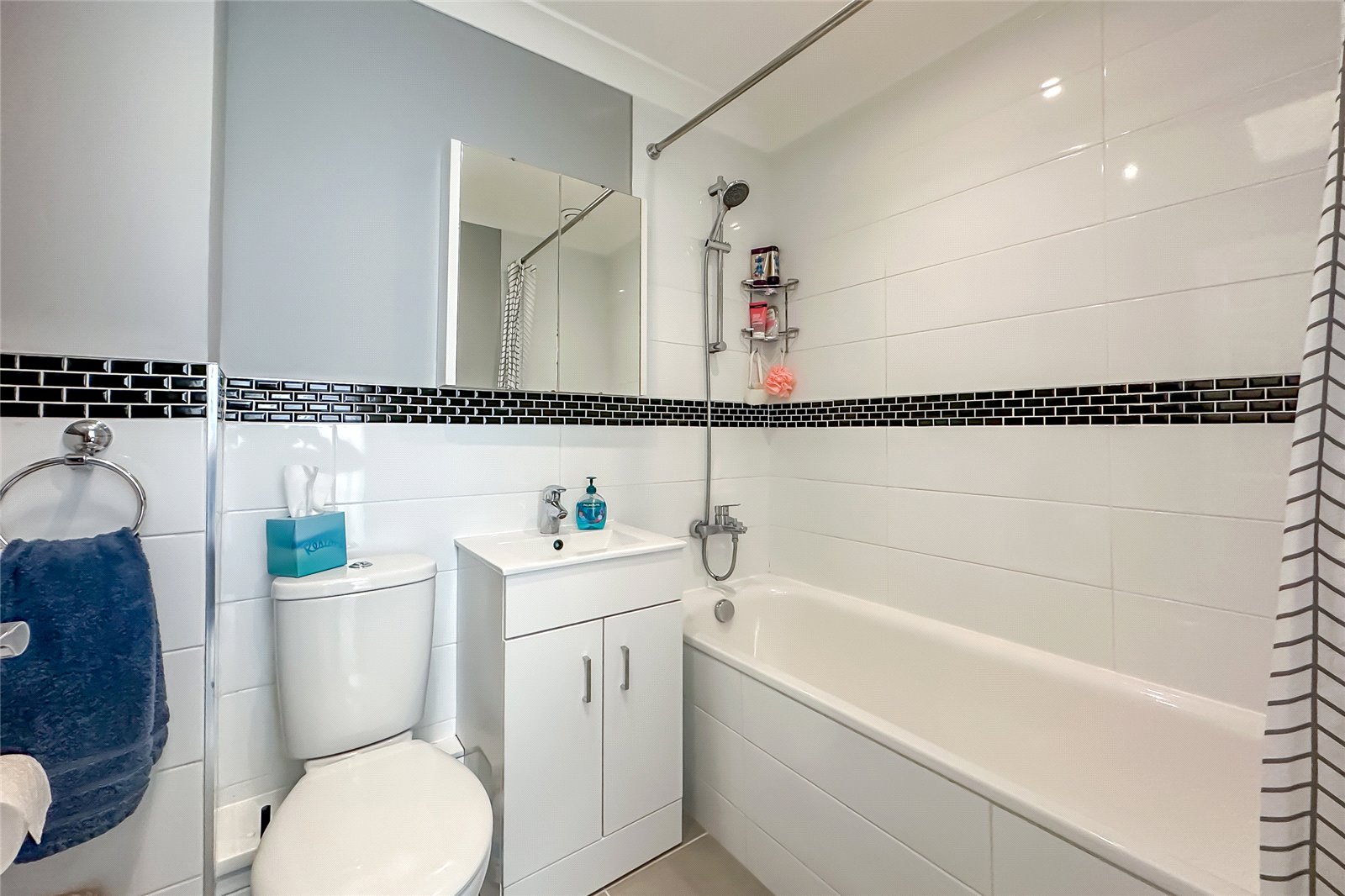 3 bed terraced house for sale in Saracens Head Yard, Pageant Road, St. Albans, Hertfordshire, AL1 - Property Image 8