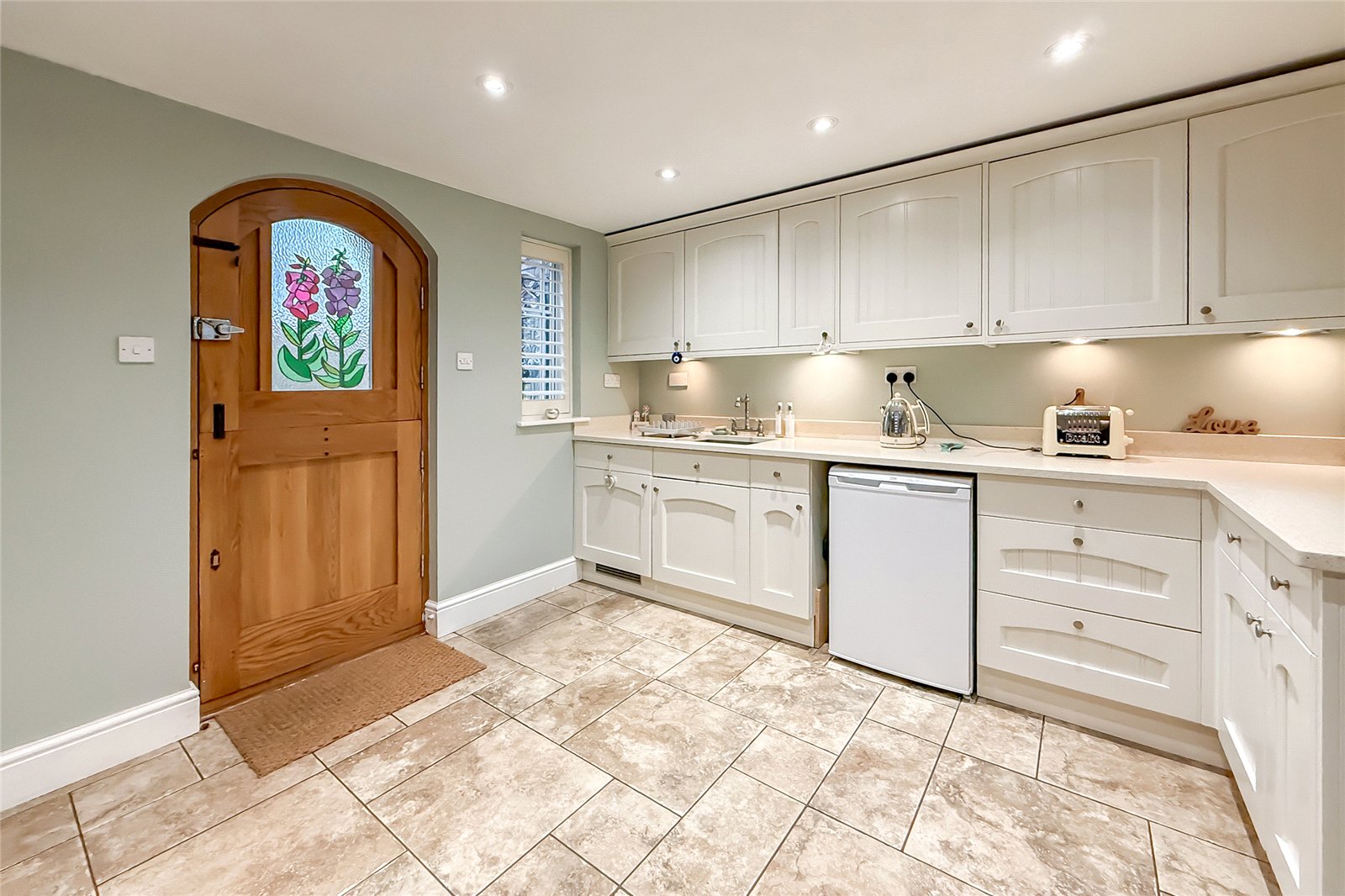 2 bed terraced house for sale in Bower Heath Lane, Bower Heath, Harpenden, Hertfordshire, AL5  - Property Image 17