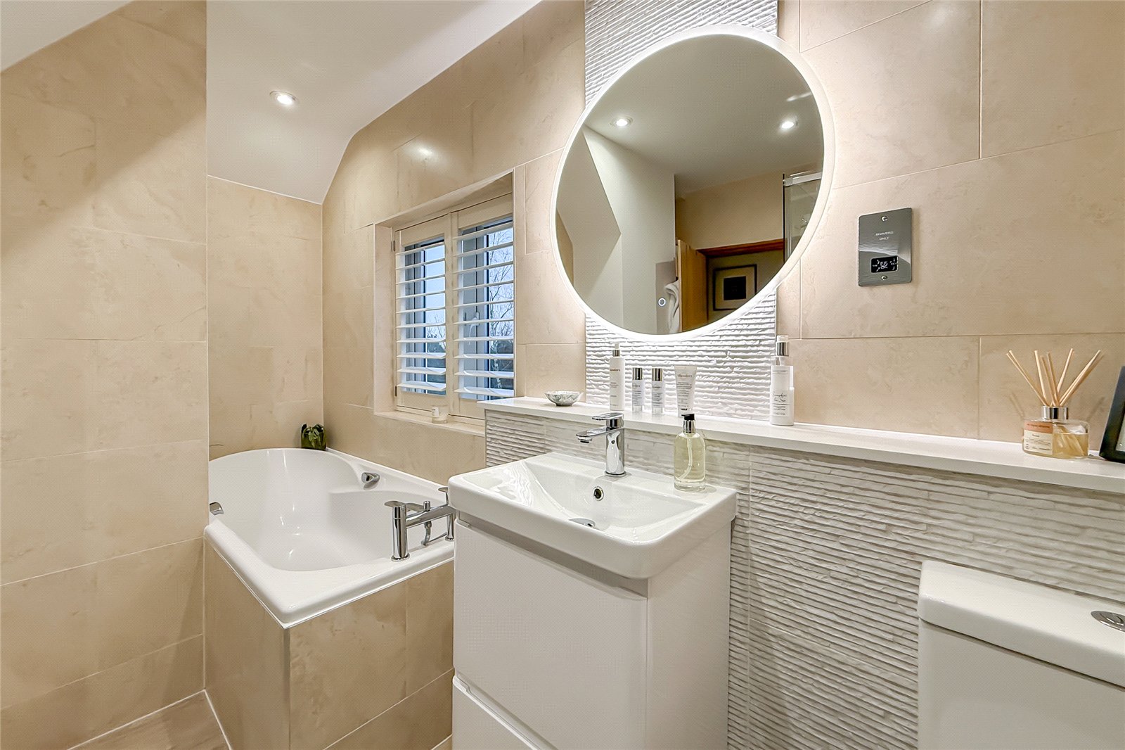 2 bed terraced house for sale in Bower Heath Lane, Bower Heath, Harpenden, Hertfordshire, AL5  - Property Image 19