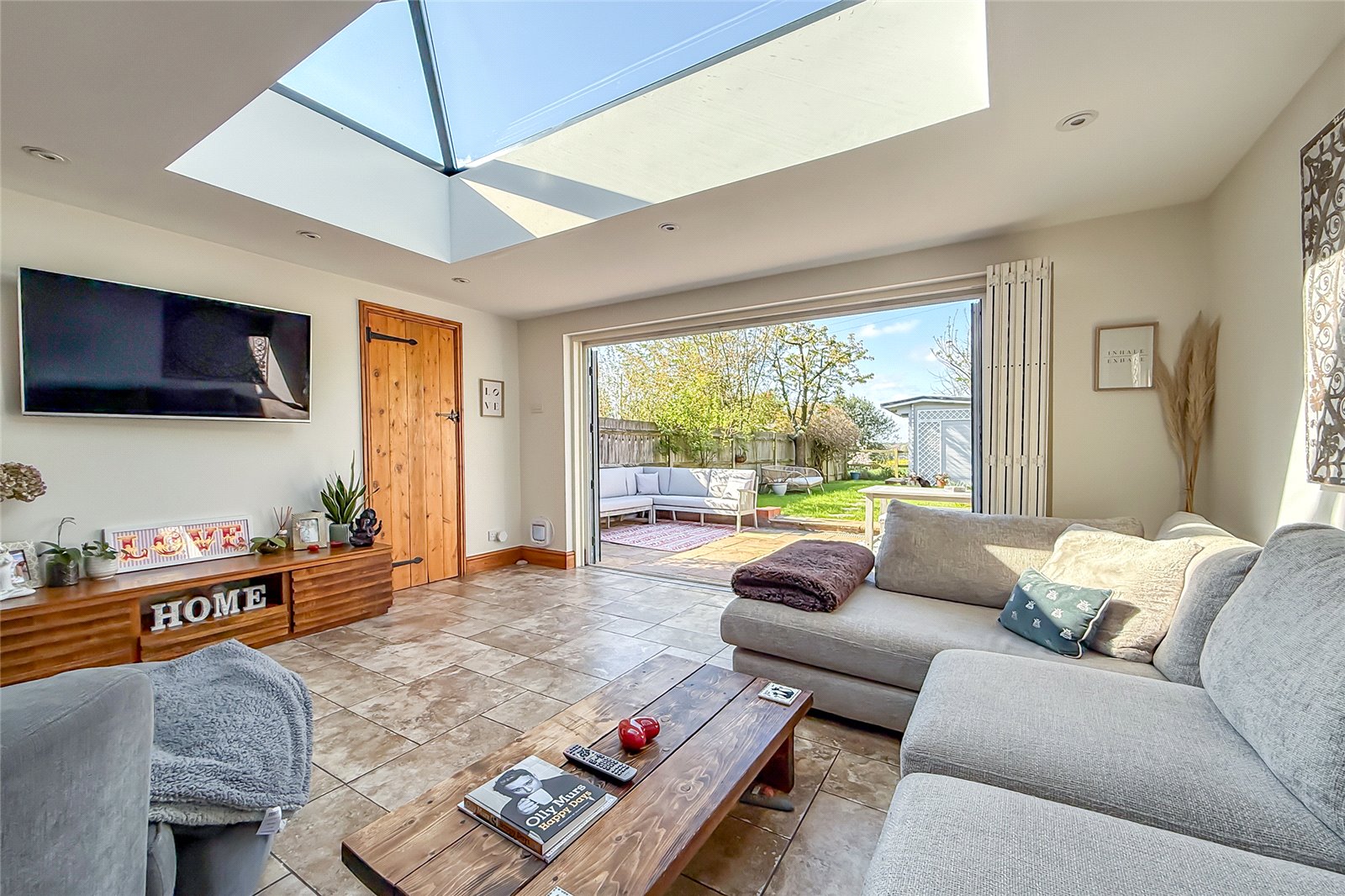2 bed terraced house for sale in Bower Heath Lane, Bower Heath, Harpenden, Hertfordshire, AL5  - Property Image 5