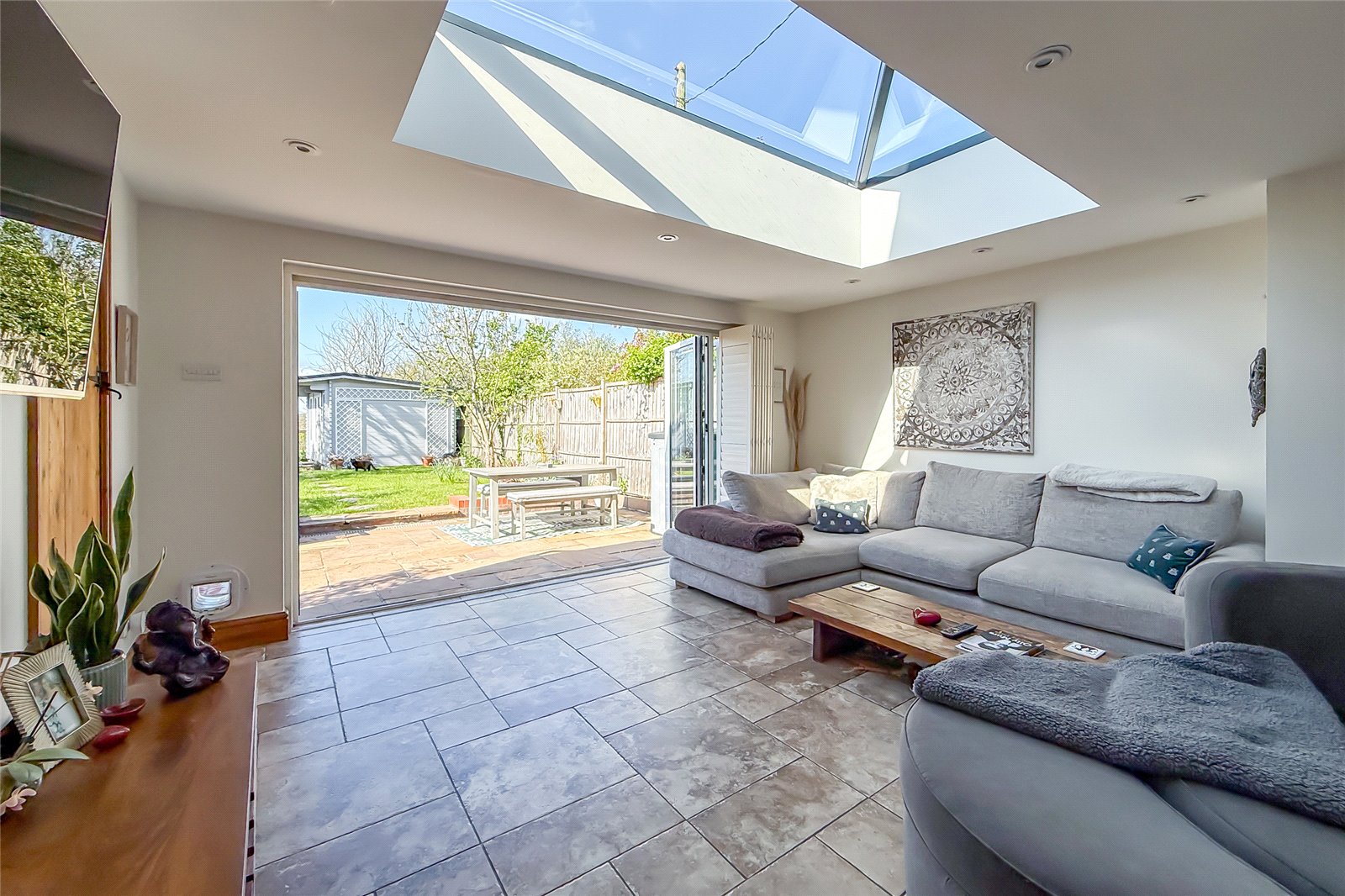2 bed terraced house for sale in Bower Heath Lane, Bower Heath, Harpenden, Hertfordshire, AL5  - Property Image 3