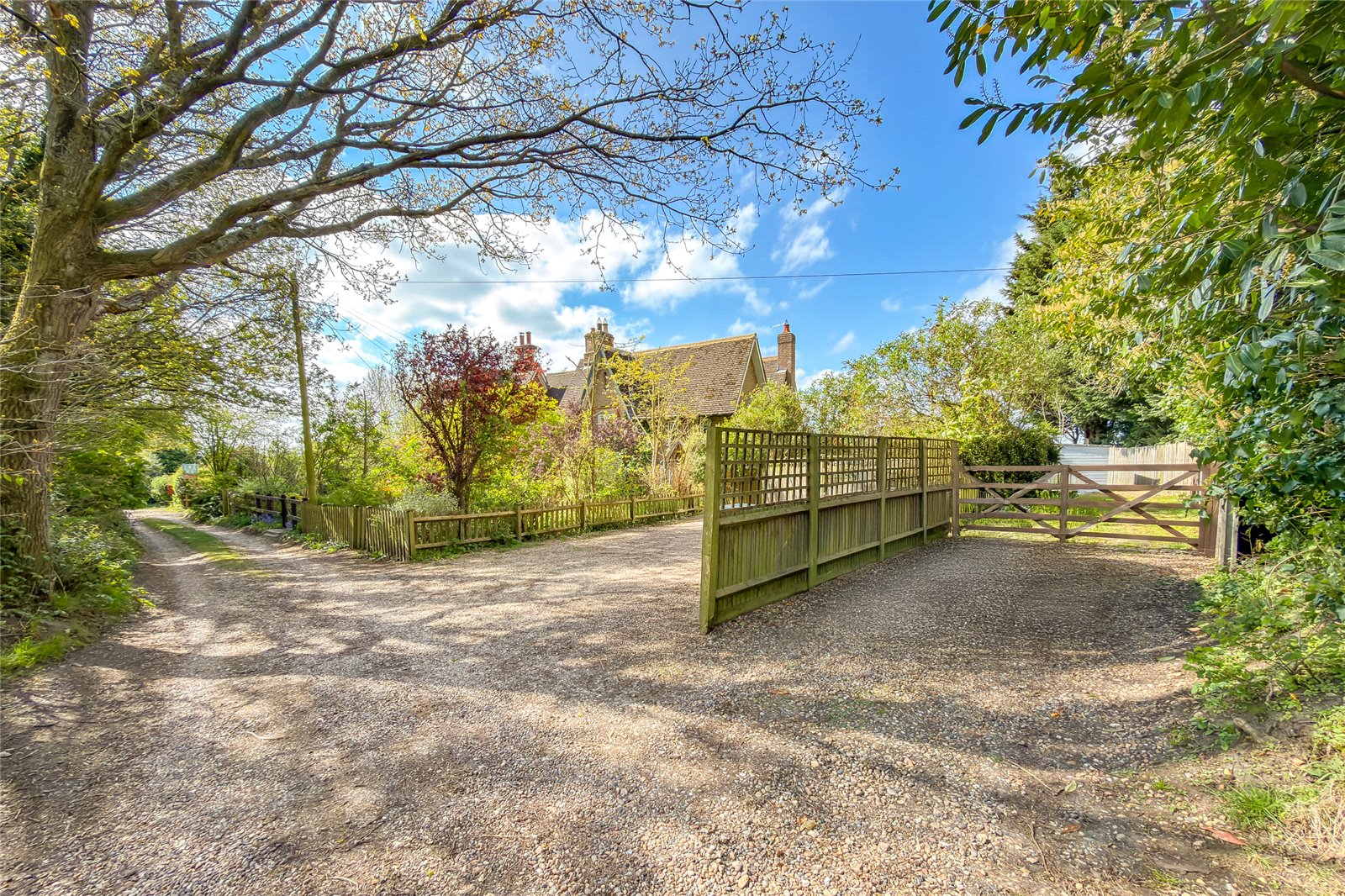 2 bed terraced house for sale in Bower Heath Lane, Bower Heath, Harpenden, Hertfordshire, AL5  - Property Image 2