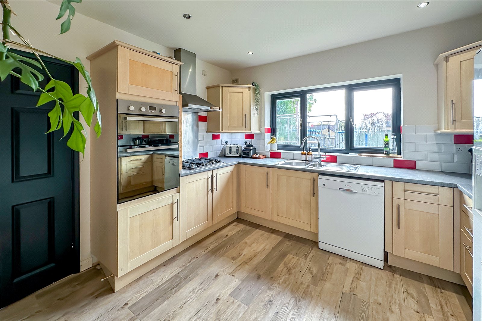 4 bed end of terrace house for sale in Hill End Lane, St. Albans, Hertfordshire, AL4 - Property Image 3