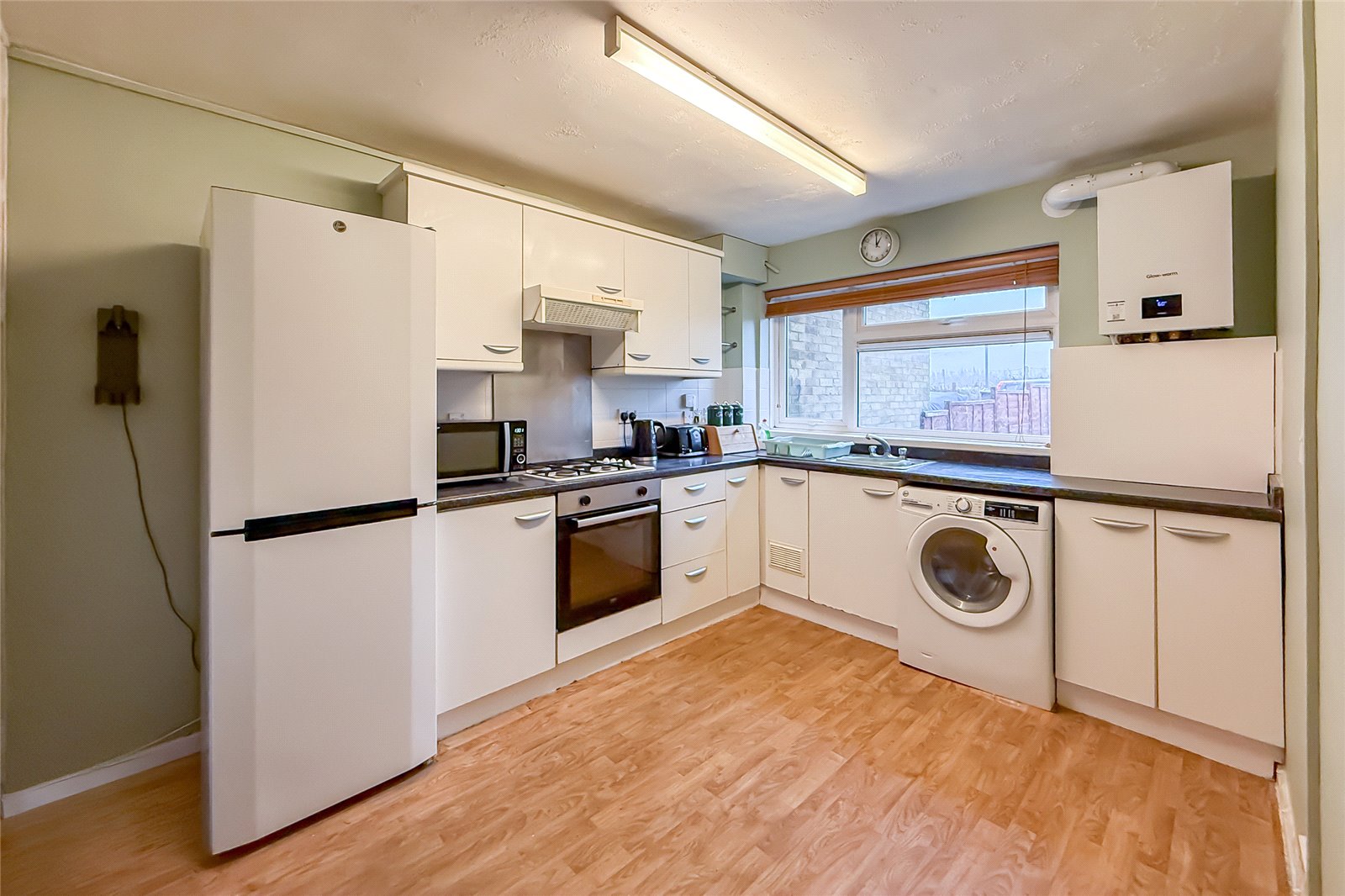 2 bed ground floor flat for sale in Shottfield Close, Sandridge, St. Albans, Hertfordshire, AL4 - Property Image 2