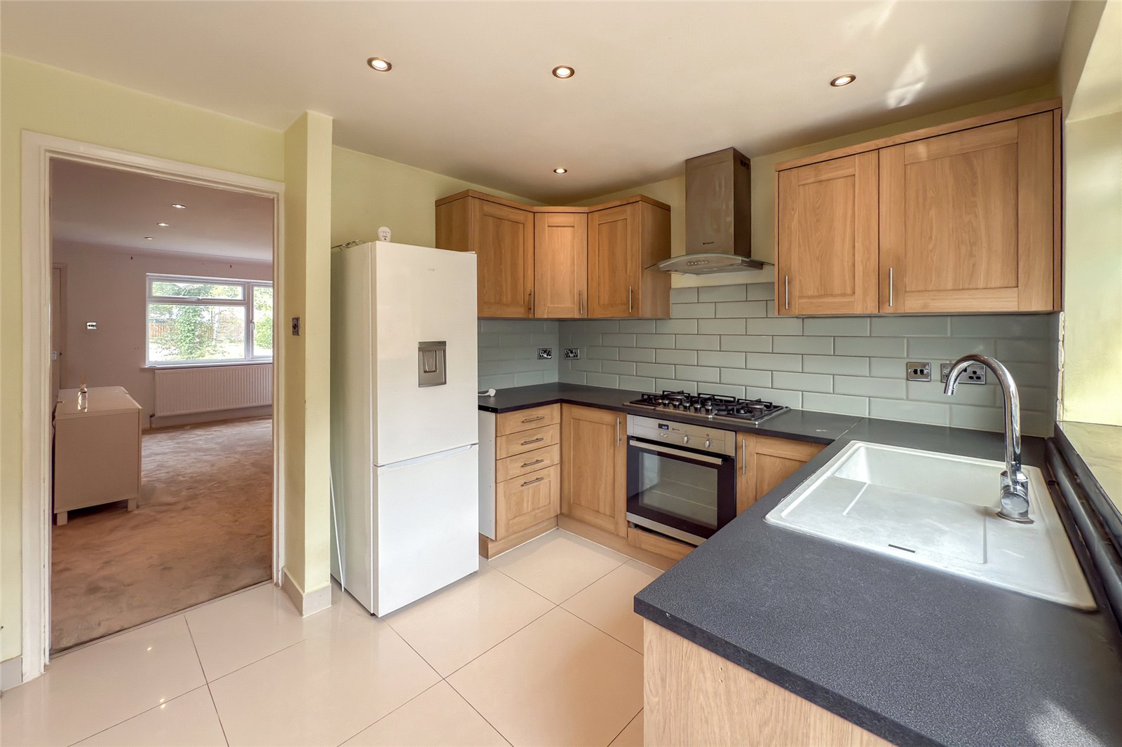 2 bed terraced house for sale in Elizabeth Court, St. Albans, Hertfordshire, AL4  - Property Image 4