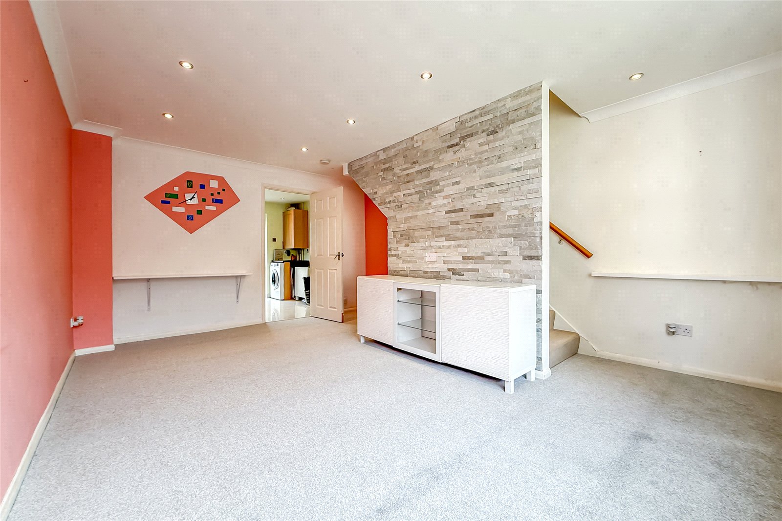 2 bed terraced house for sale in Elizabeth Court, St. Albans, Hertfordshire, AL4  - Property Image 3