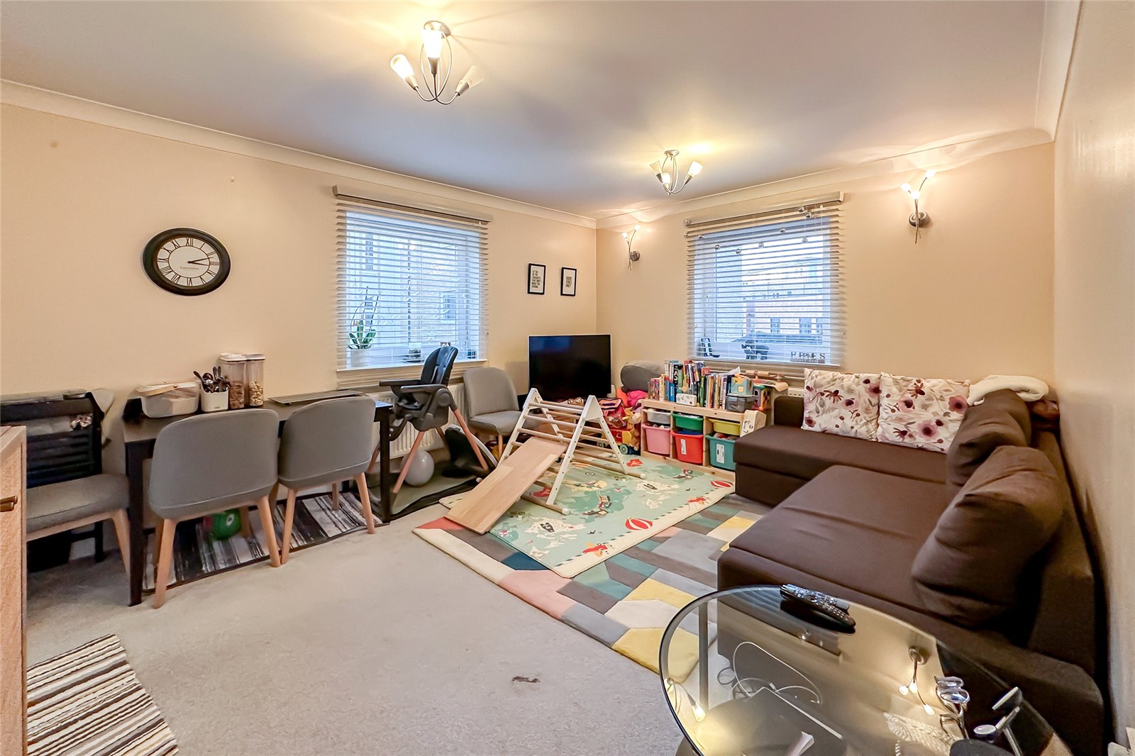 2 bed apartment for sale in Clement Court, Bakers Close, St. Albans, Hertfordshire, AL1 - Property Image 4