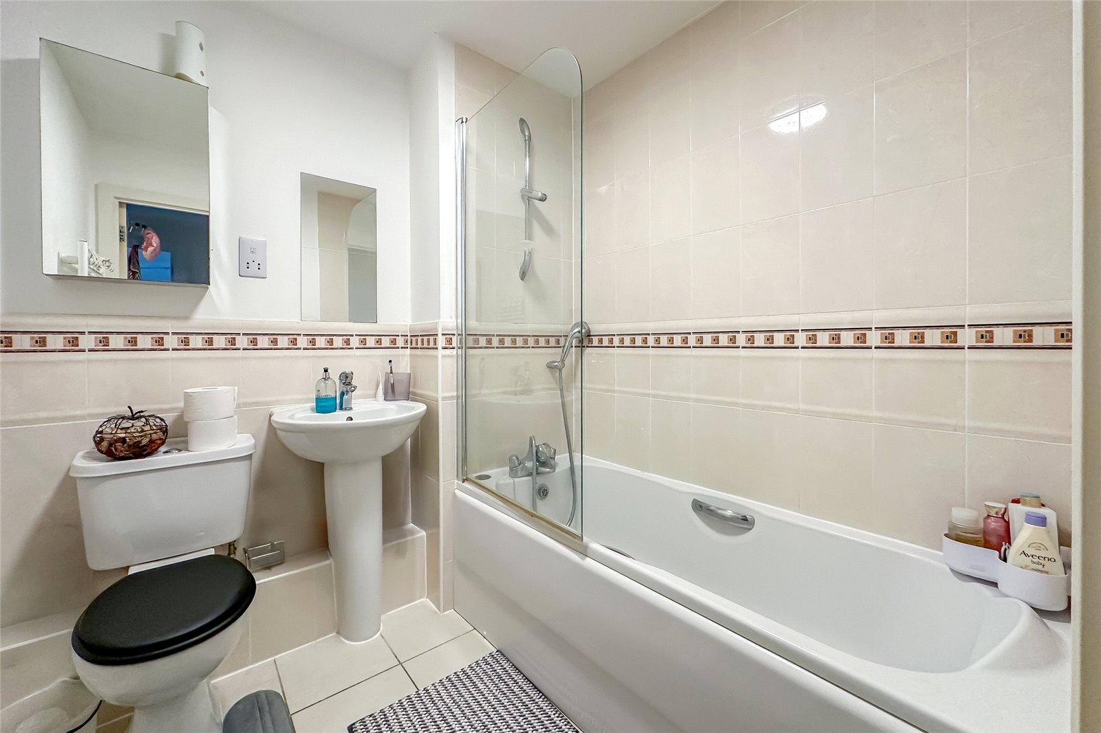 2 bed apartment for sale in Clement Court, Bakers Close, St. Albans, Hertfordshire, AL1 - Property Image 8
