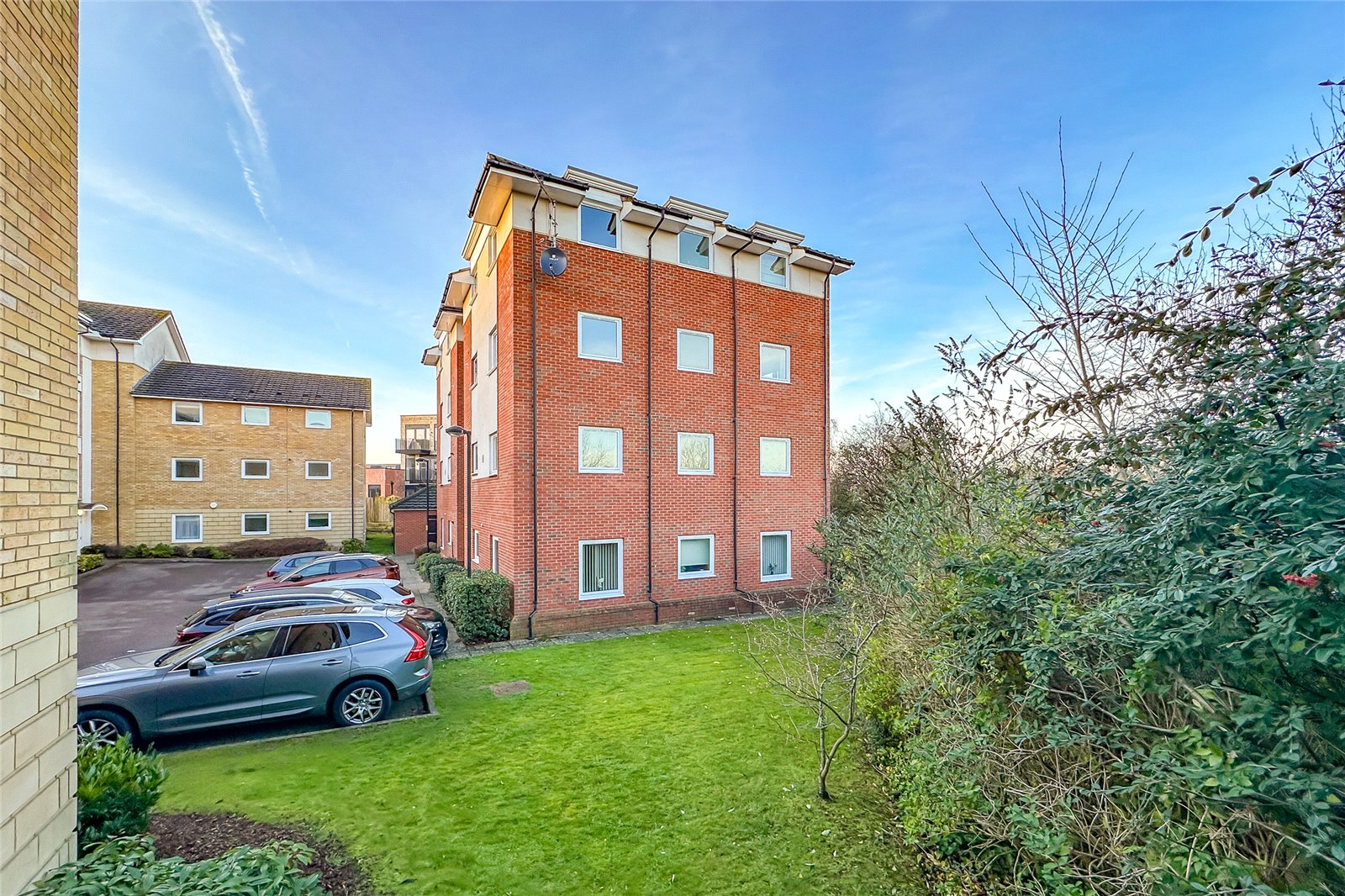 2 bed apartment for sale in Clement Court, Bakers Close, St. Albans, Hertfordshire, AL1 - Property Image 11