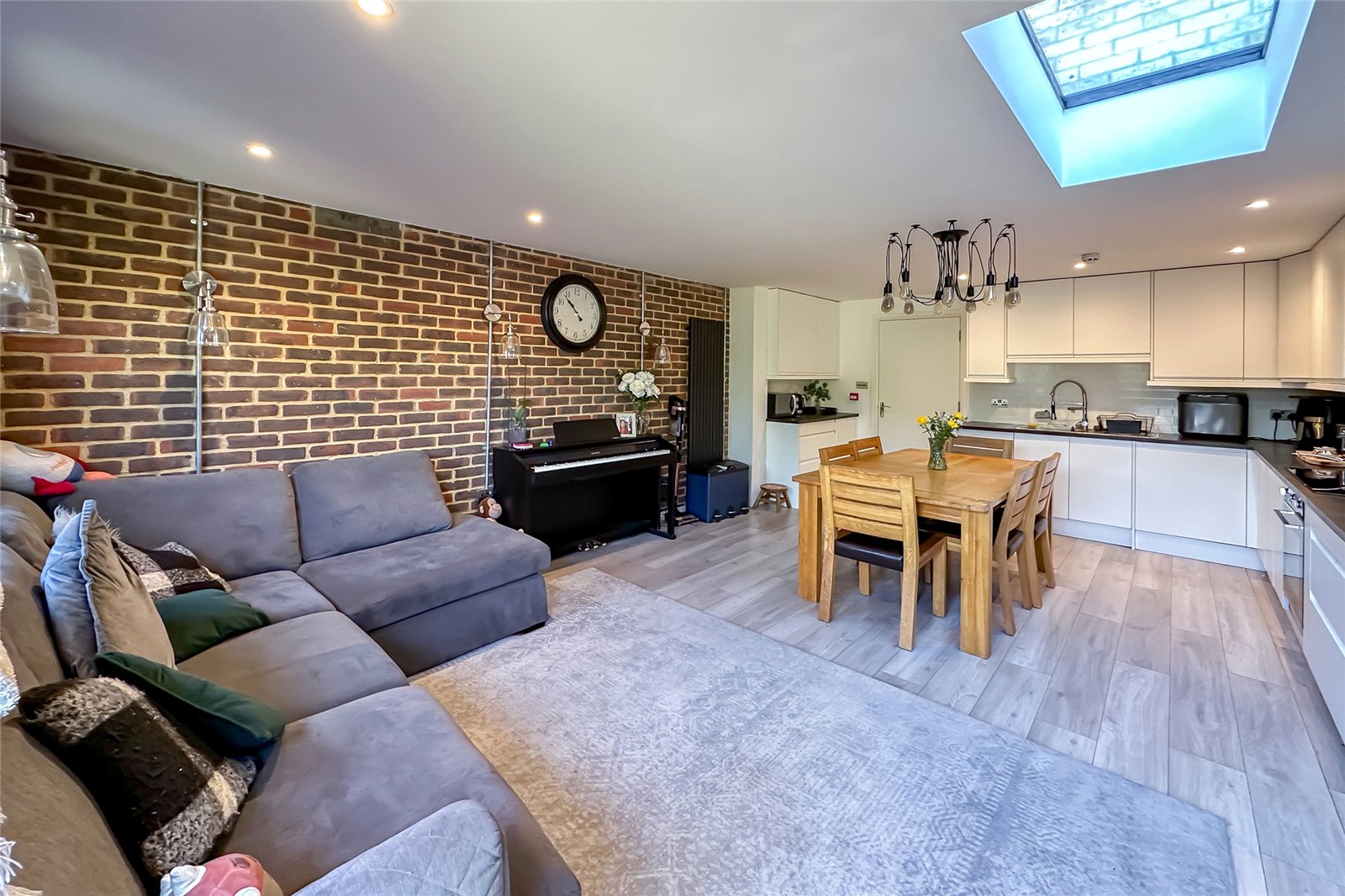 4 bed end of terrace house for sale in Leyland Avenue, St. Albans, Hertfordshire, AL1 - Property Image 4