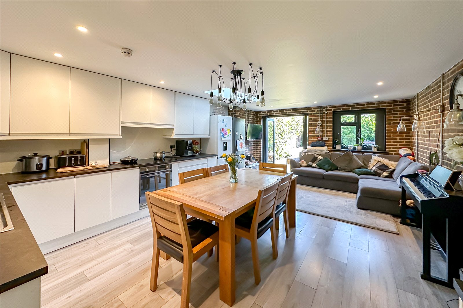 4 bed end of terrace house for sale in Leyland Avenue, St. Albans, Hertfordshire, AL1 - Property Image 2
