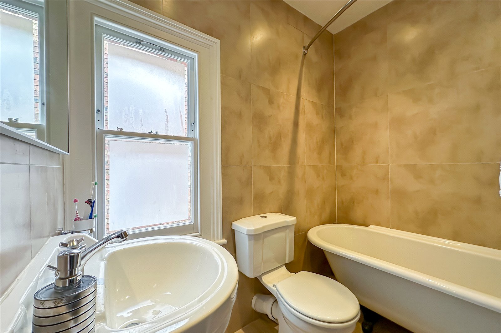 4 bed end of terrace house for sale in Dalton Street, St. Albans, Hertfordshire, AL3  - Property Image 8