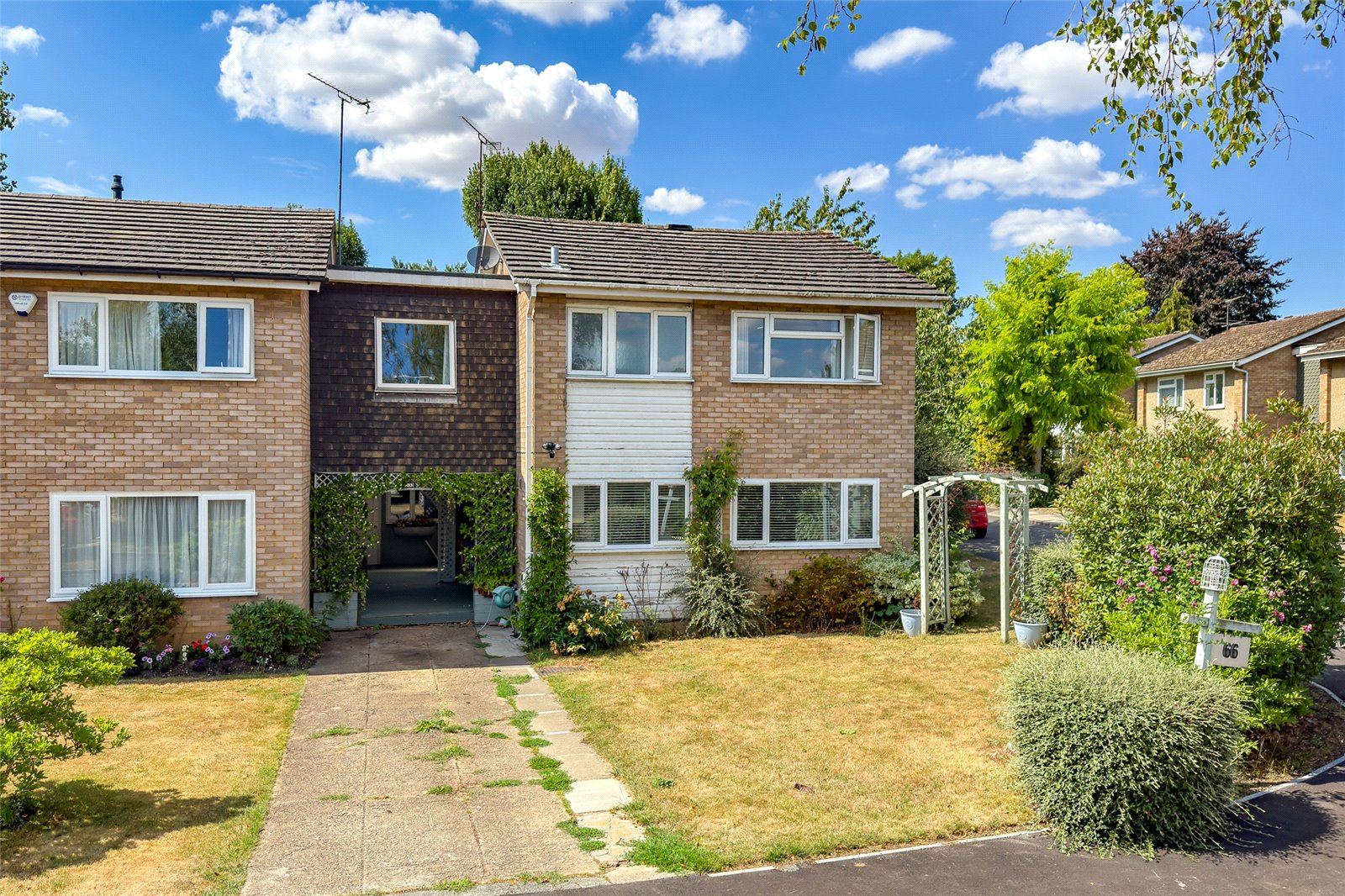 3 bed link detached house for sale in Meadowcroft, St. Albans, Hertfordshire, AL1  - Property Image 1
