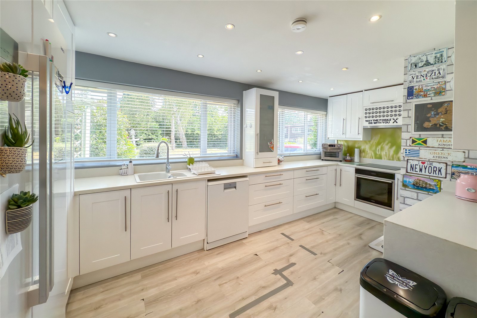 3 bed link detached house for sale in Meadowcroft, St. Albans, Hertfordshire, AL1  - Property Image 2