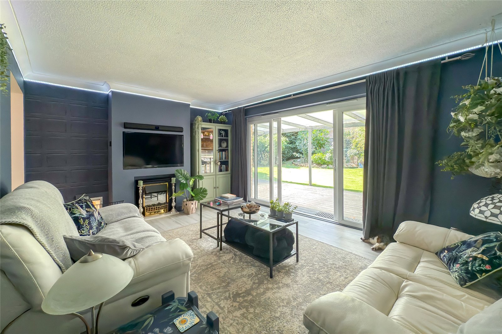 3 bed link detached house for sale in Meadowcroft, St. Albans, Hertfordshire, AL1  - Property Image 4